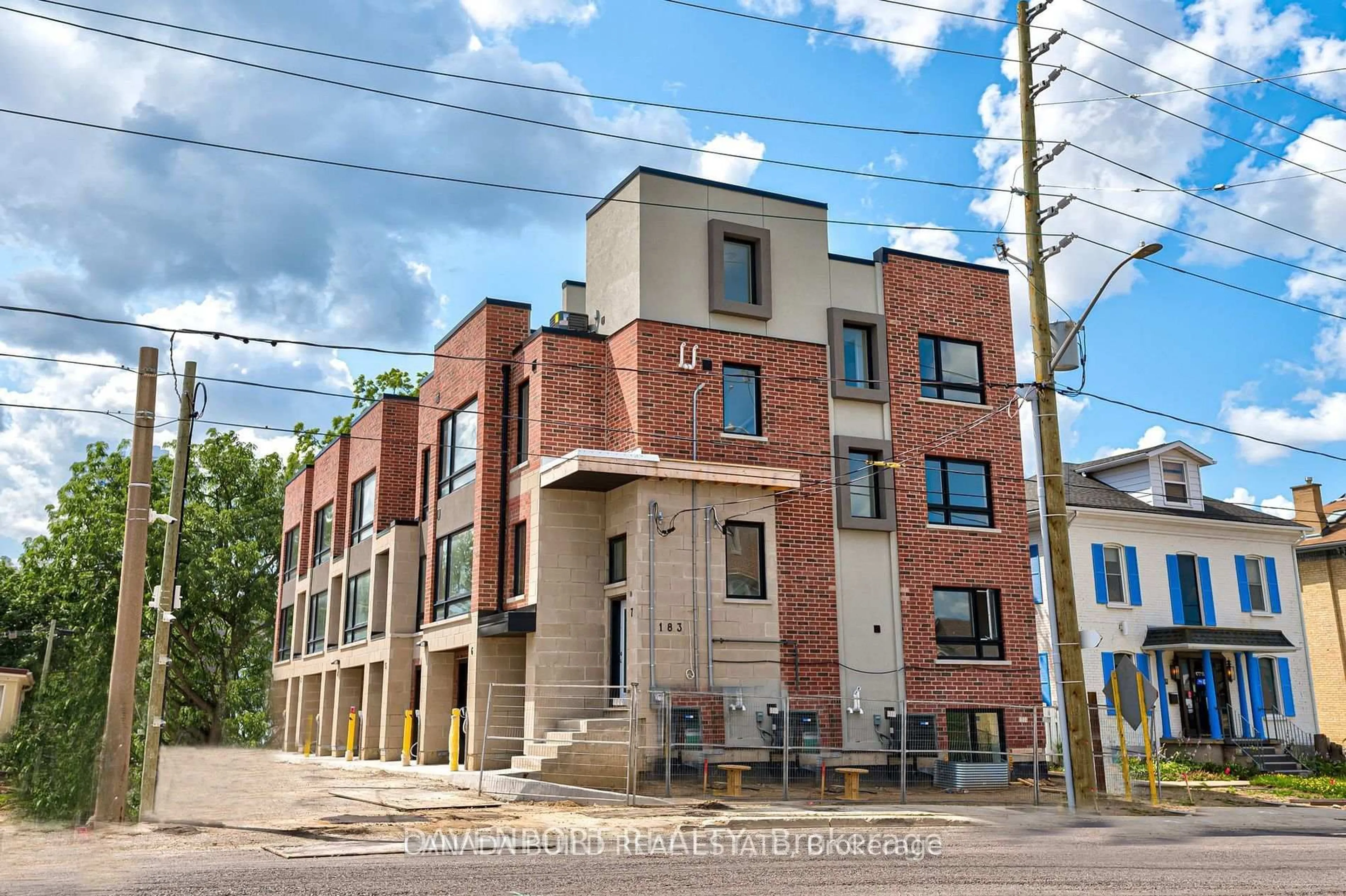 Home with brick exterior material, street for 183 Victoria St #2, Kitchener Ontario N2H 5C5