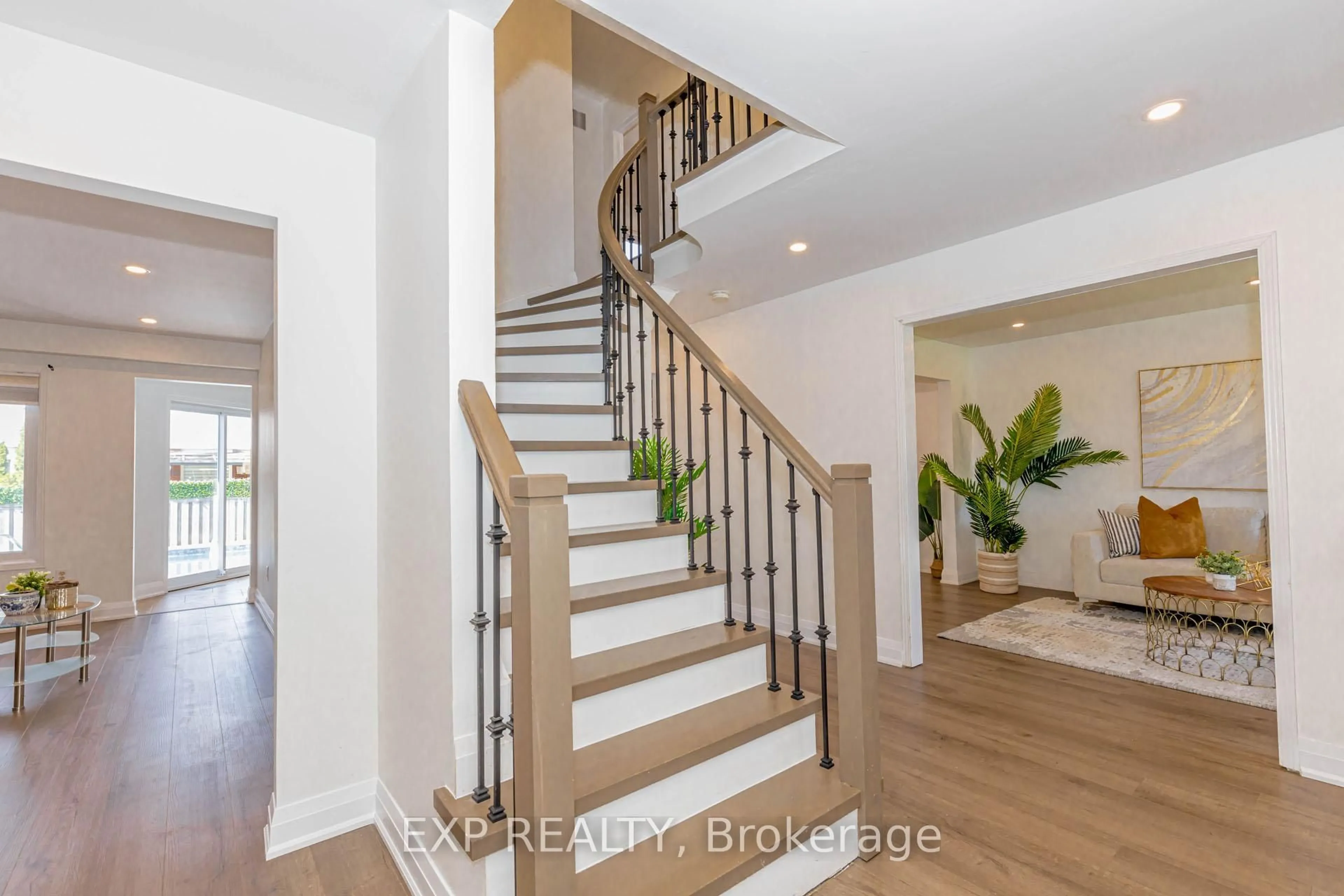 Unknown for 33 Meaghan St, Hamilton Ontario L8B 0H5