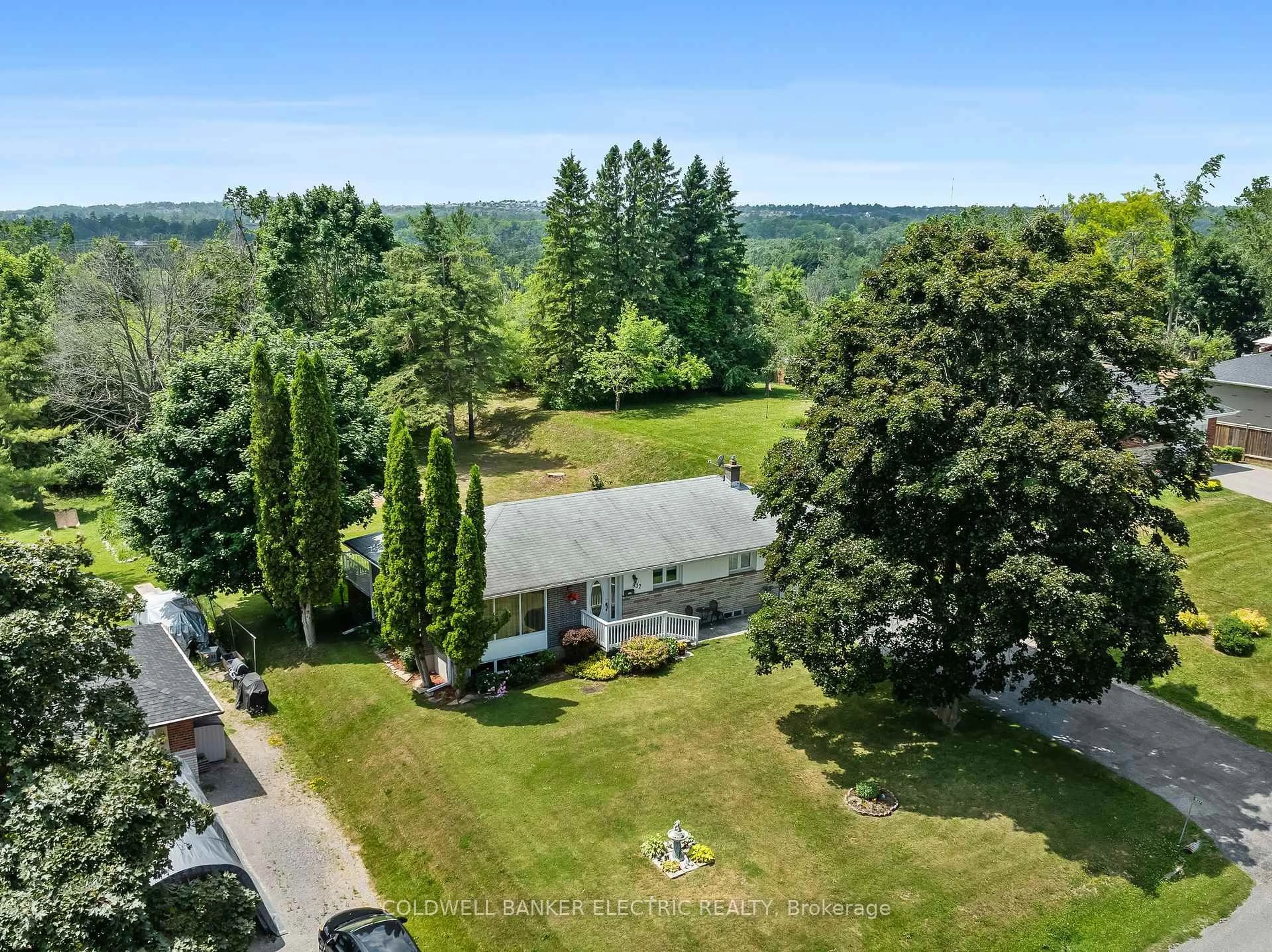 A pic from outside/outdoor area/front of a property/back of a property/a pic from drone, unknown for 837 Kingsdale Dr, Douro-Dummer Ontario K9L 1B6