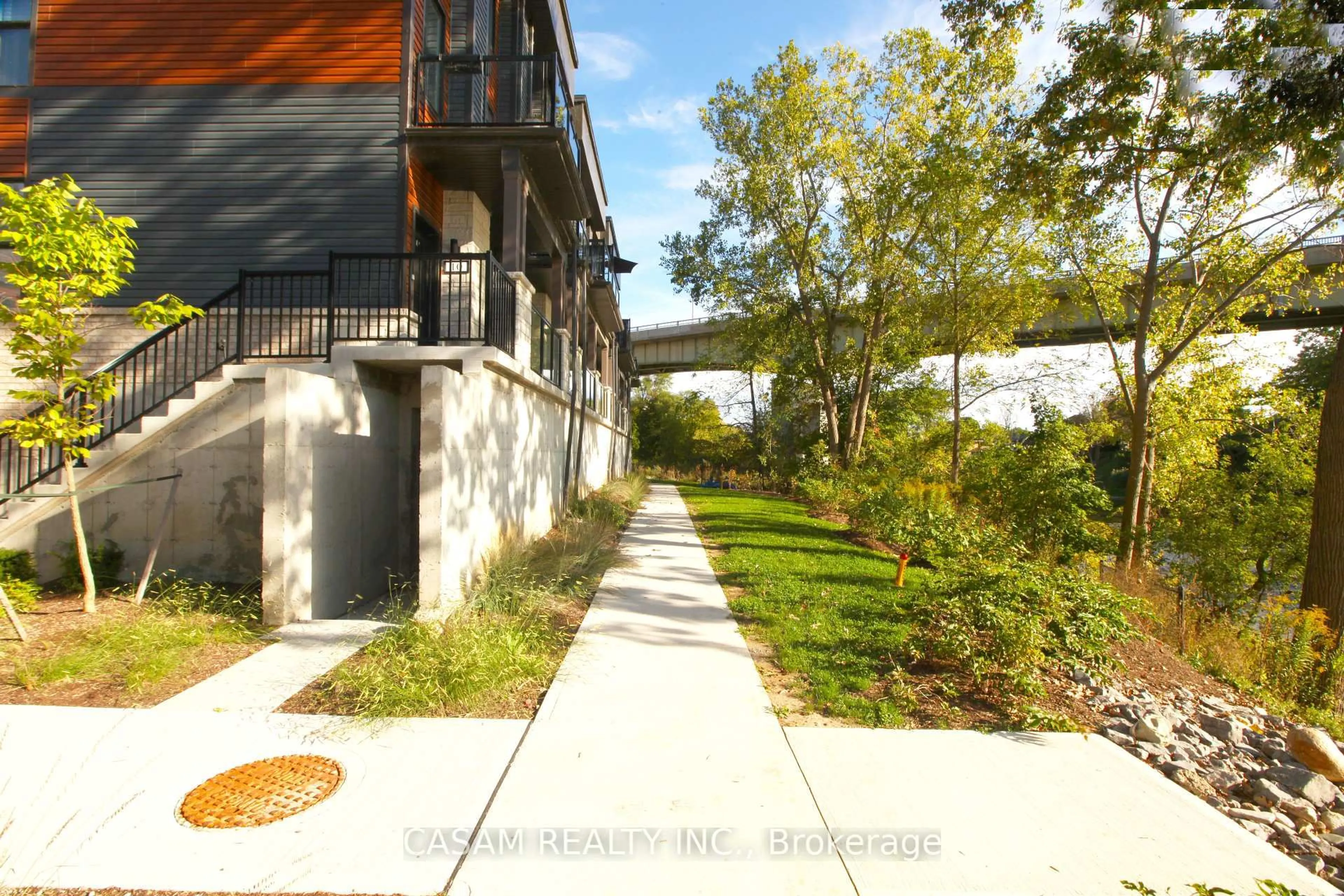 Patio, street for 2 Willow St #10, Brant Ontario N3L 0K7