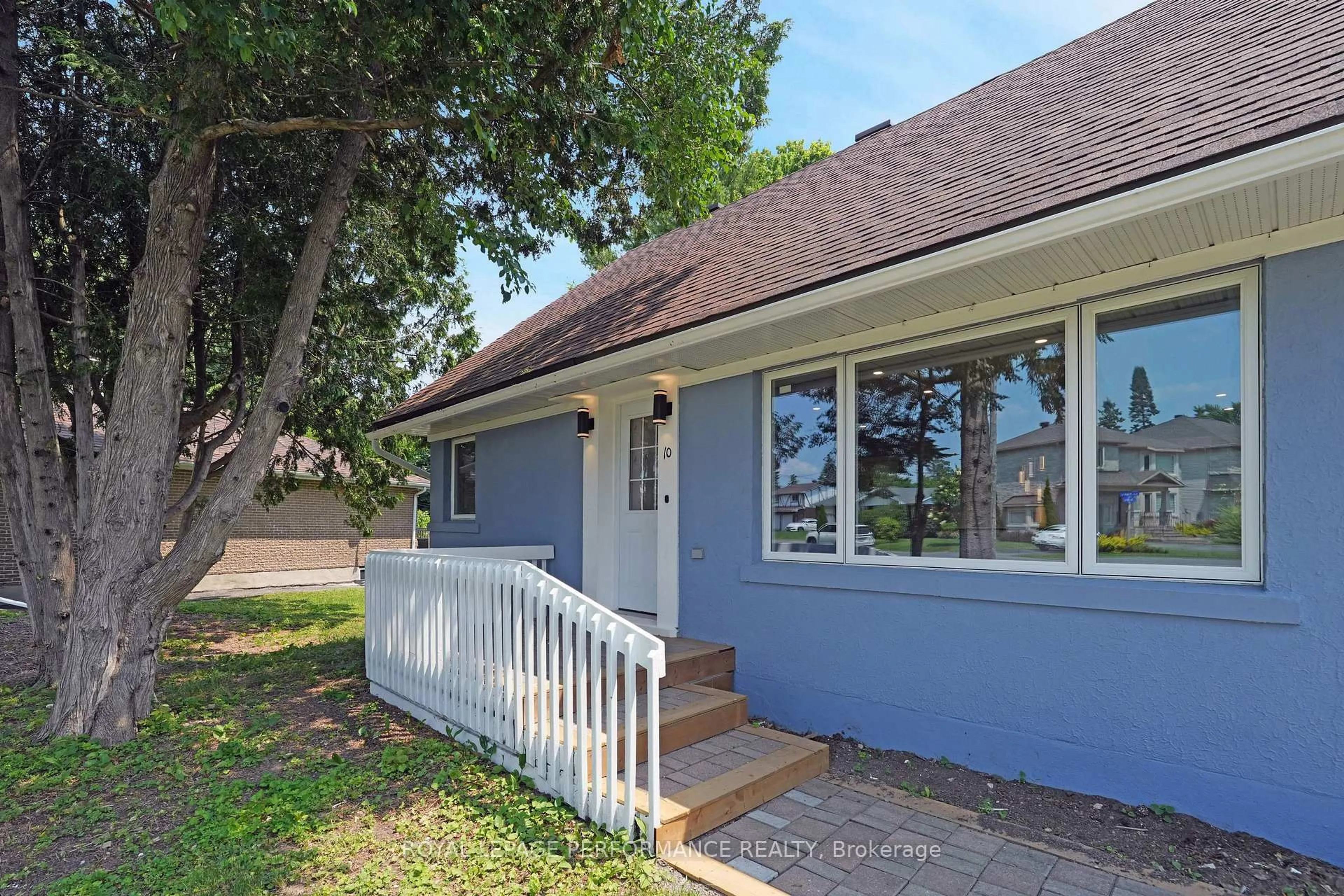 Home with vinyl exterior material, street for 10 Argue Dr, Ottawa Ontario K2E 6S1