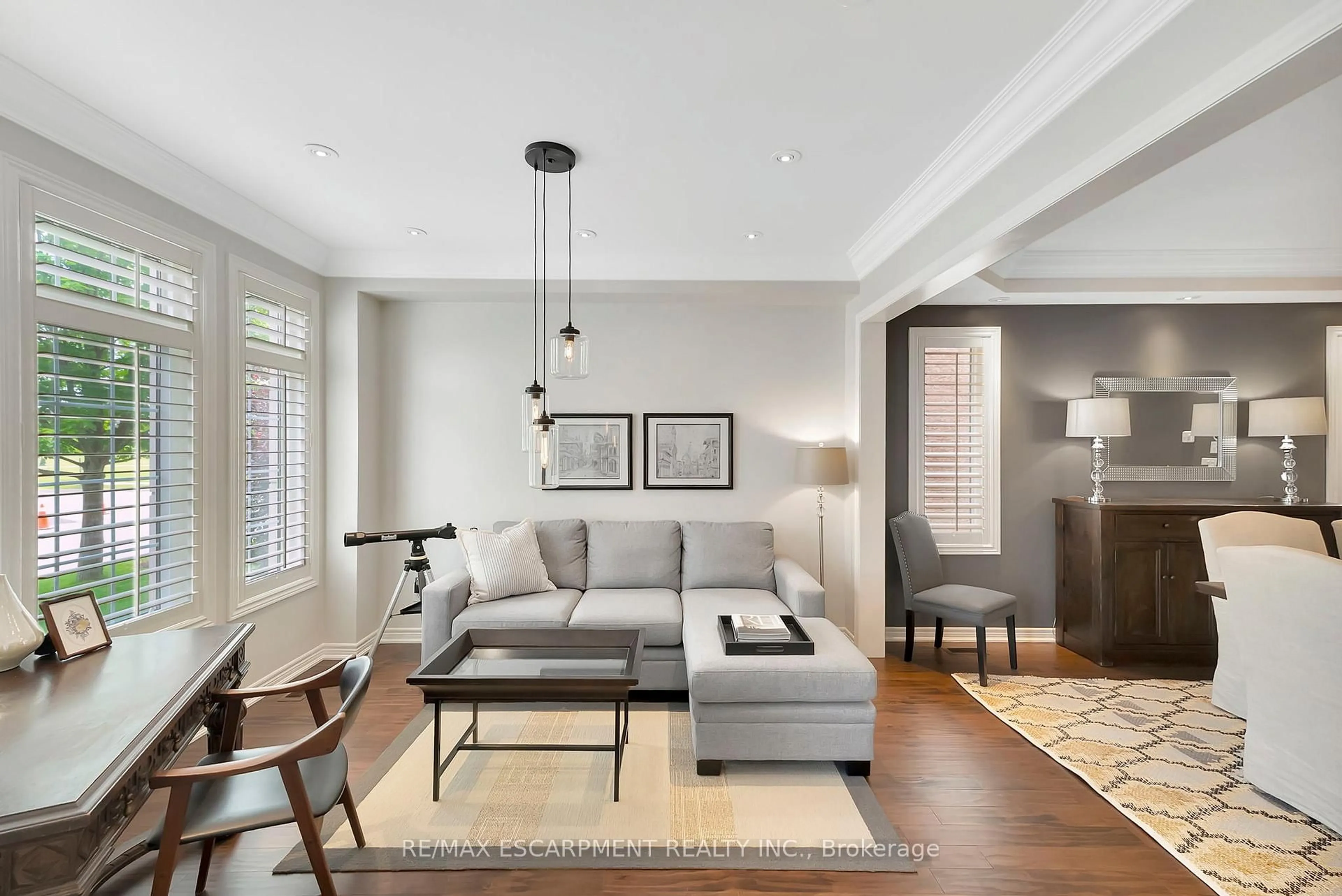 Living room with furniture, unknown for 70 ATTRIDGE Cres, Hamilton Ontario L8B 0T9
