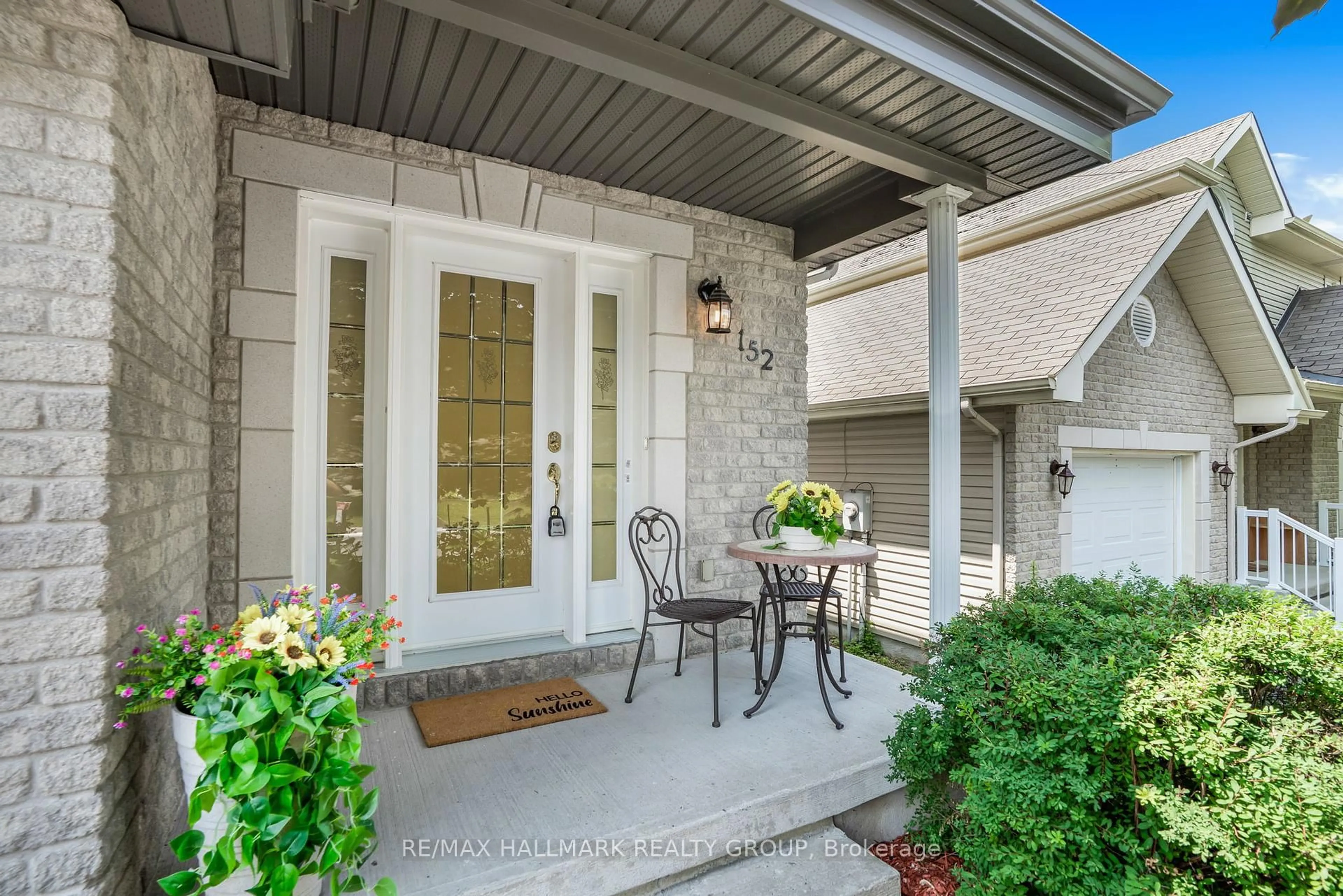 Indoor entryway for 152 Louise St, Clarence-Rockland Ontario K4K 1R7