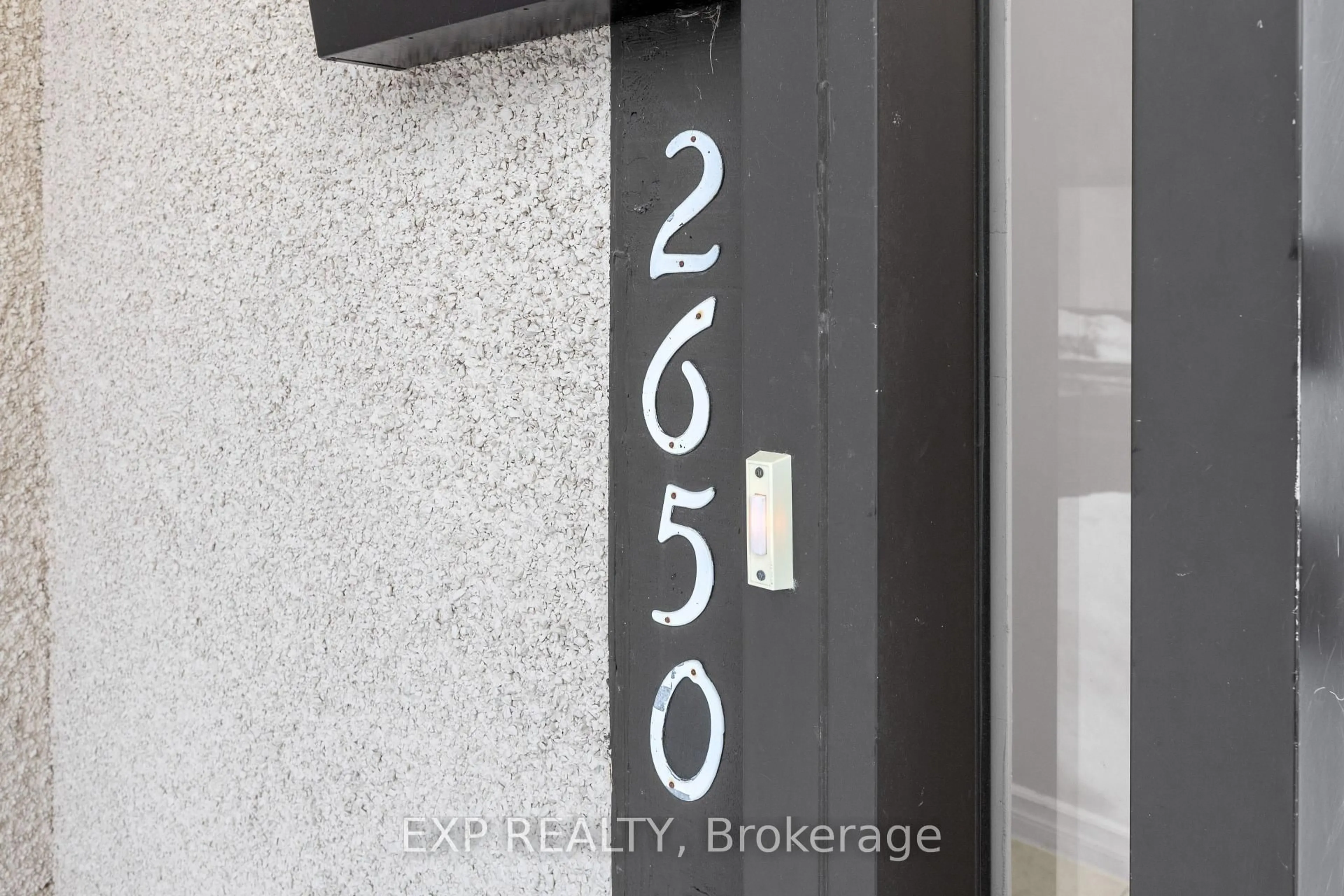 Indoor entryway for 2650 Pimlico Cres #107, Ottawa Ontario K1T 2A8