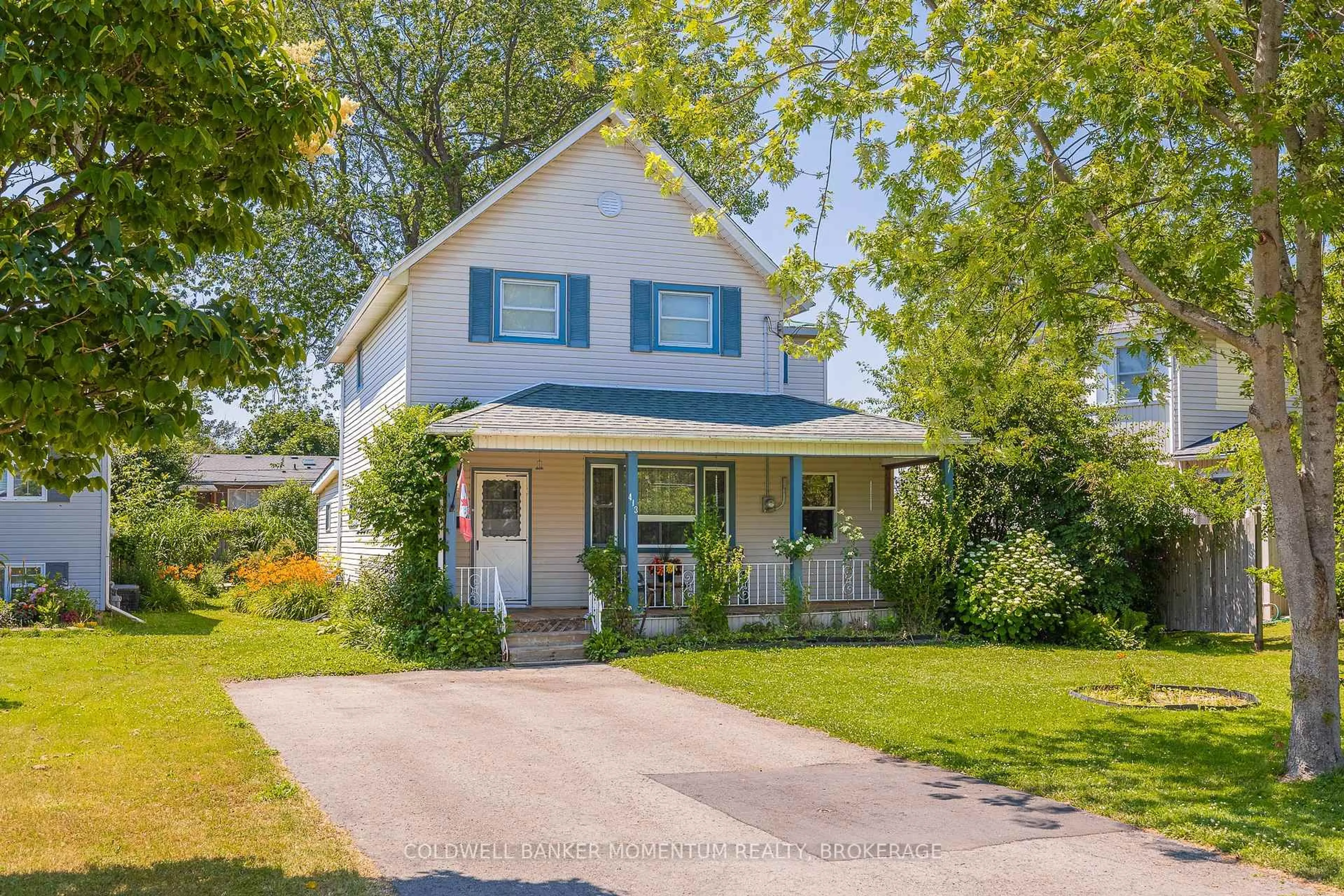Home with vinyl exterior material, street for 413 Crescent Rd, Fort Erie Ontario L2A 4P6