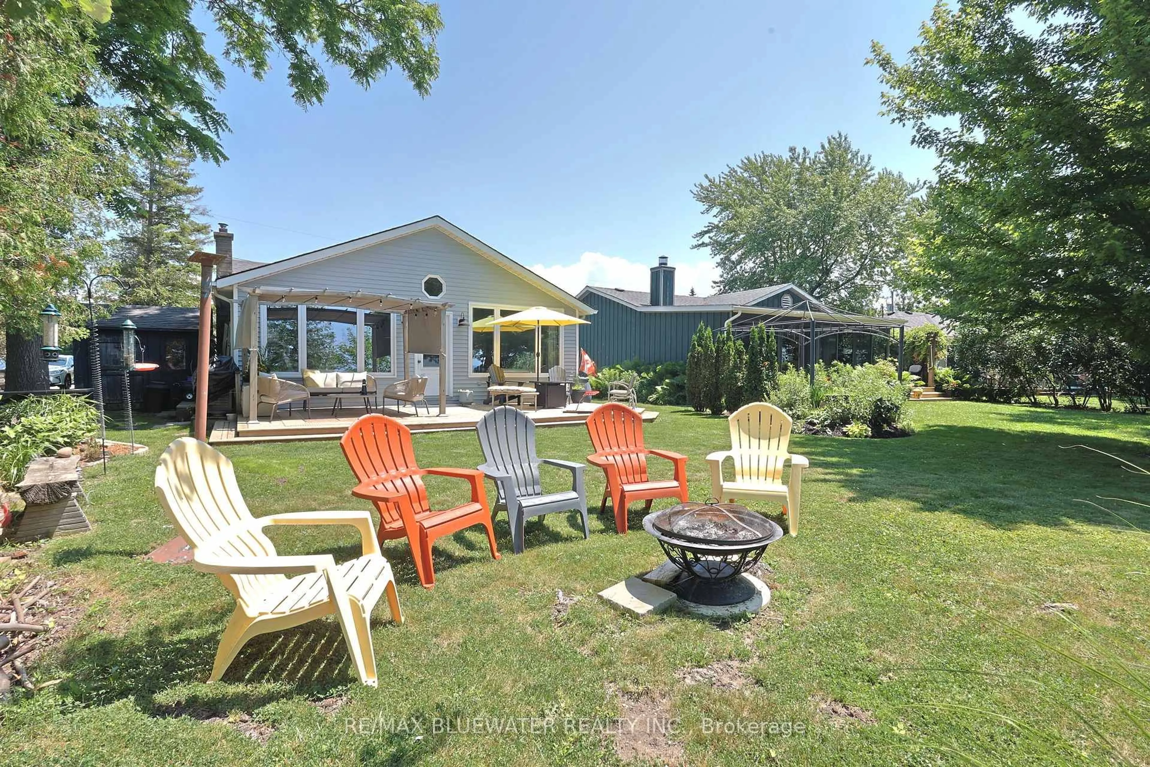 Patio, unknown for 71857 SUNVIEW Ave, Bluewater Ontario N0M 1T0