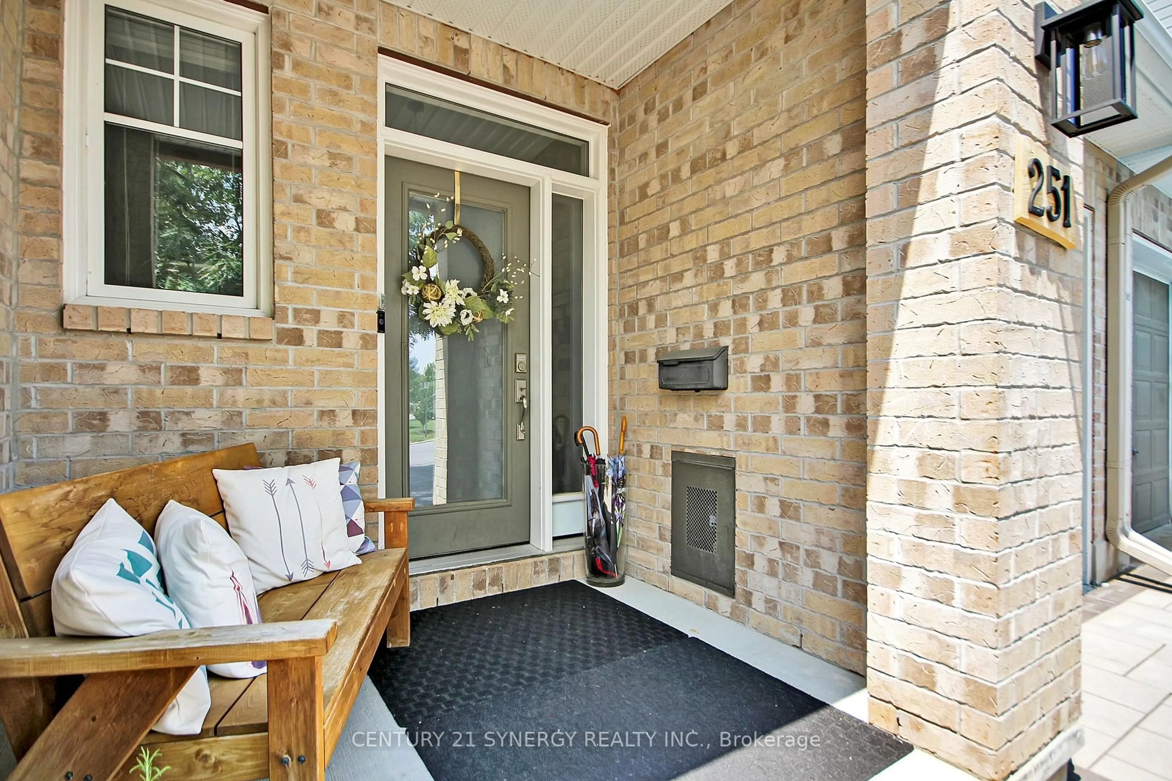 Indoor entryway for 251 Mojave Cres, Ottawa Ontario K2S 0H6