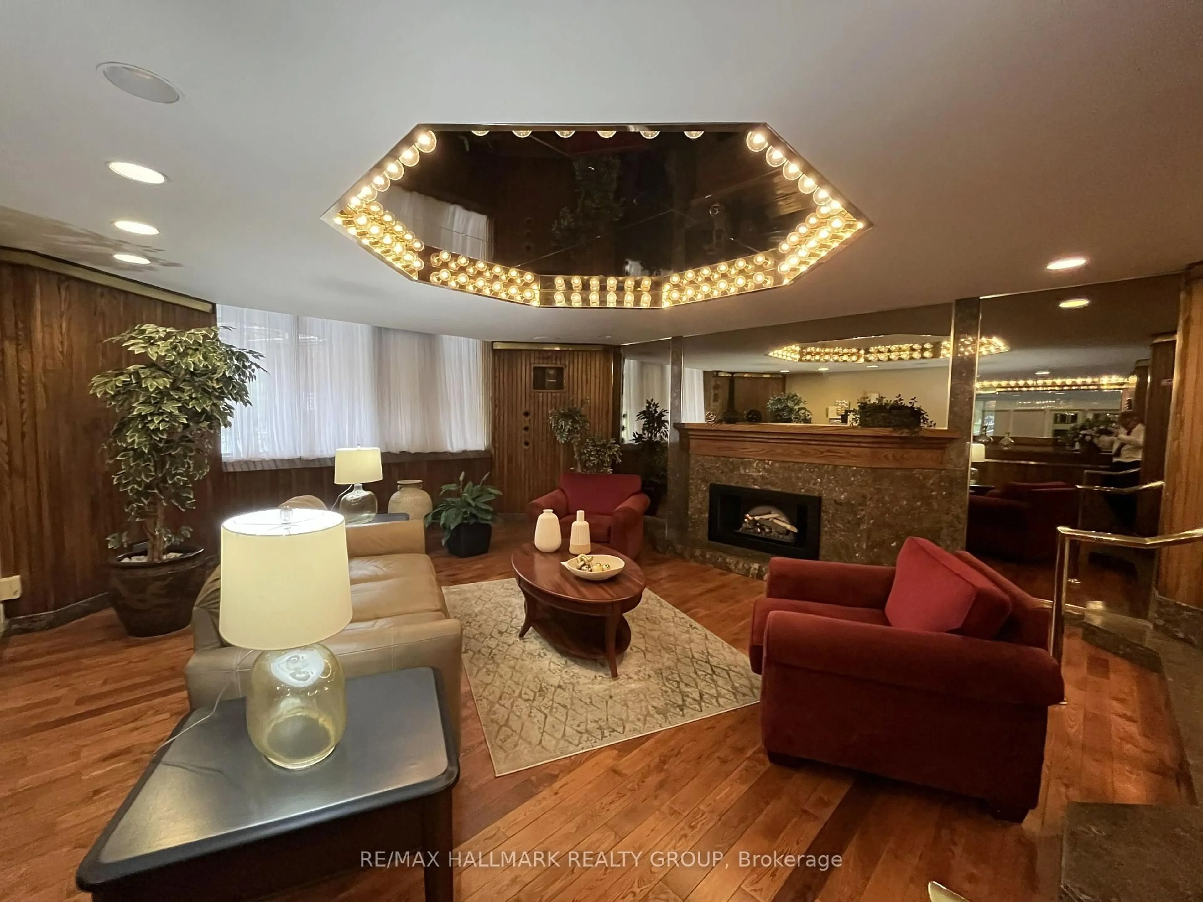 Lobby for 2871 Richmond Rd #1210, Ottawa Ontario K2B 8M5