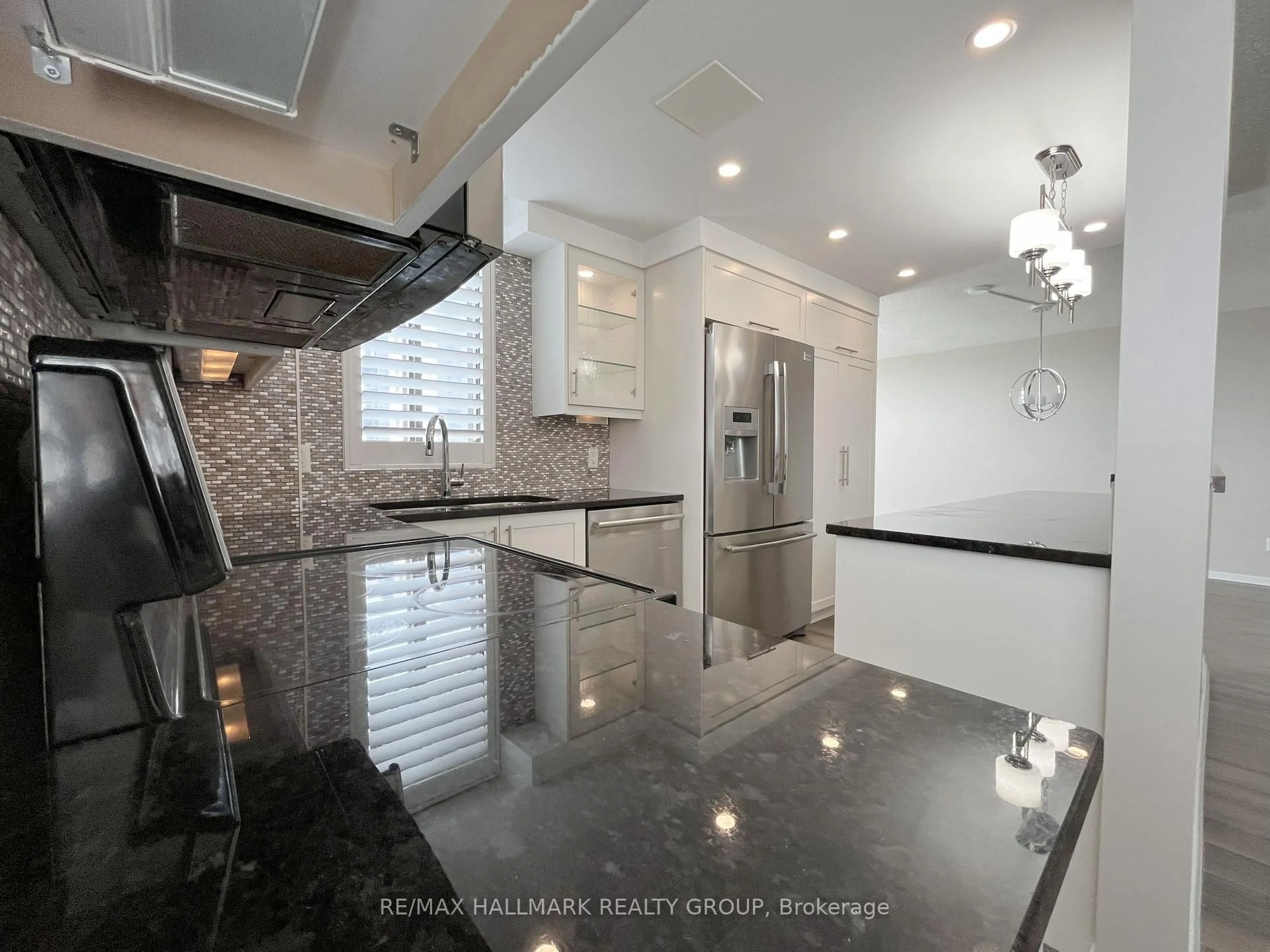 Contemporary kitchen, ceramic/tile floor for 2871 Richmond Rd #1210, Ottawa Ontario K2B 8M5