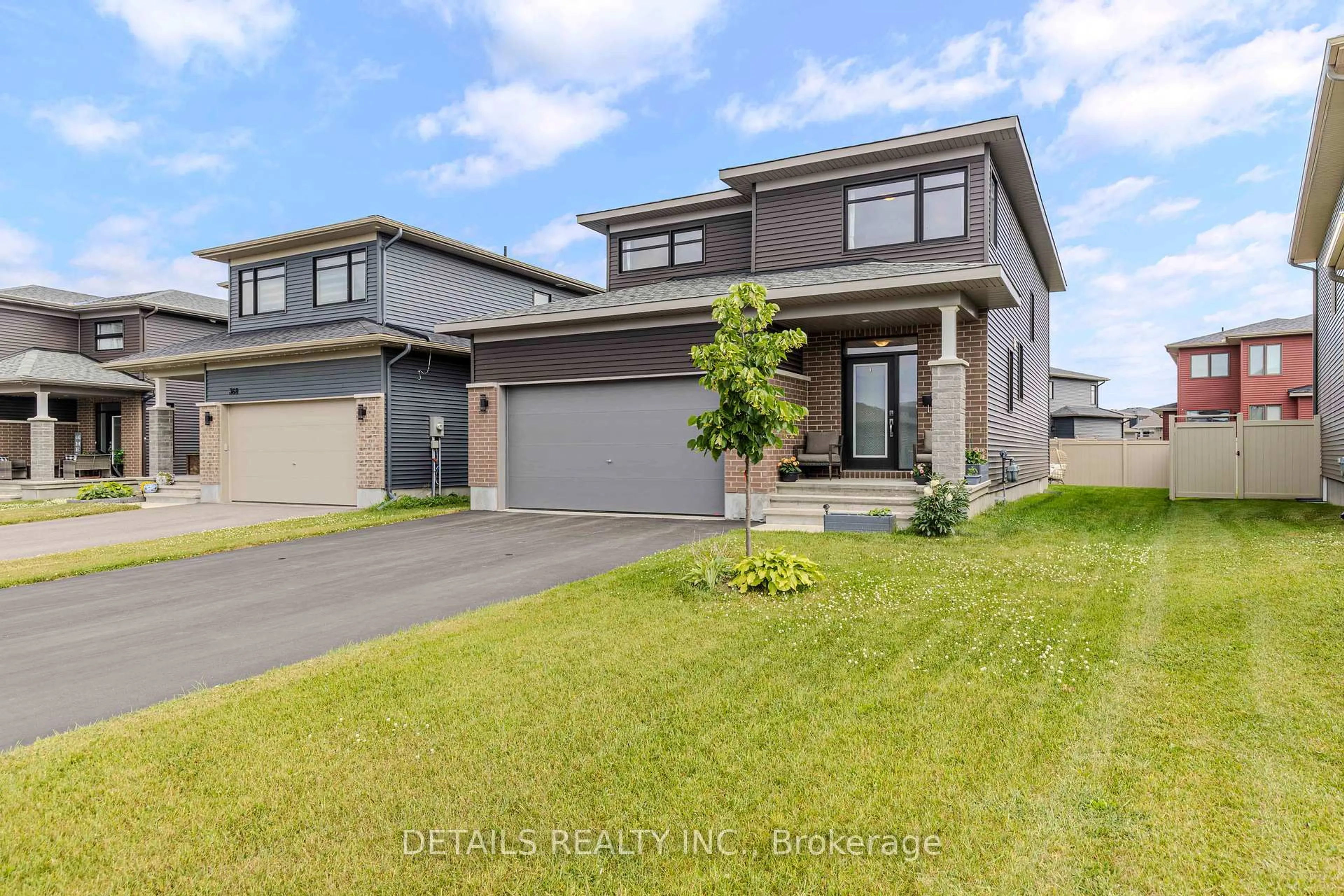 A pic from outside/outdoor area/front of a property/back of a property/a pic from drone, street for 372 Sterling Ave, Clarence-Rockland Ontario K4K 0L4