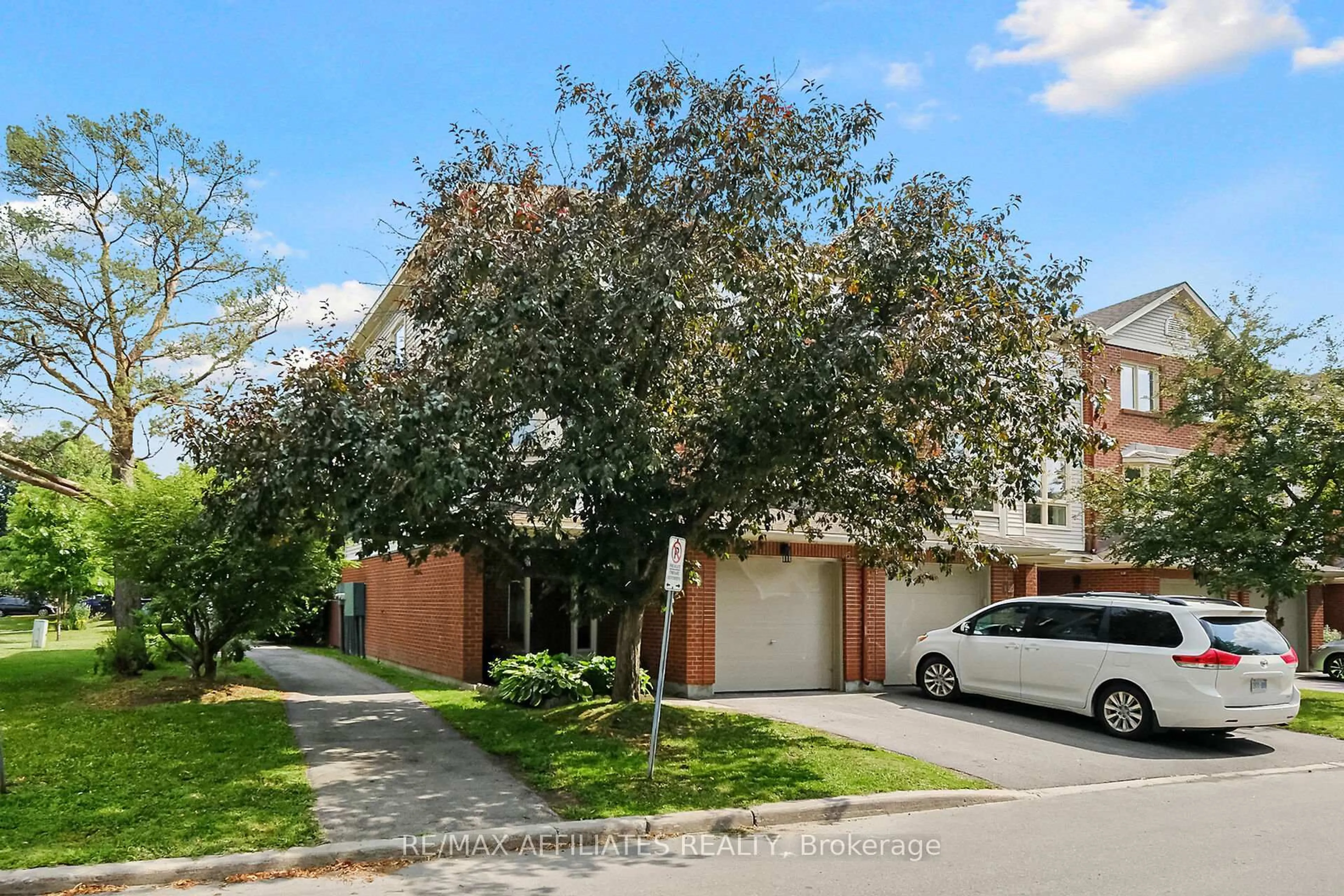 A pic from outside/outdoor area/front of a property/back of a property/a pic from drone, street for 1A Crestlea Cres, Ottawa Ontario K2G 4N1