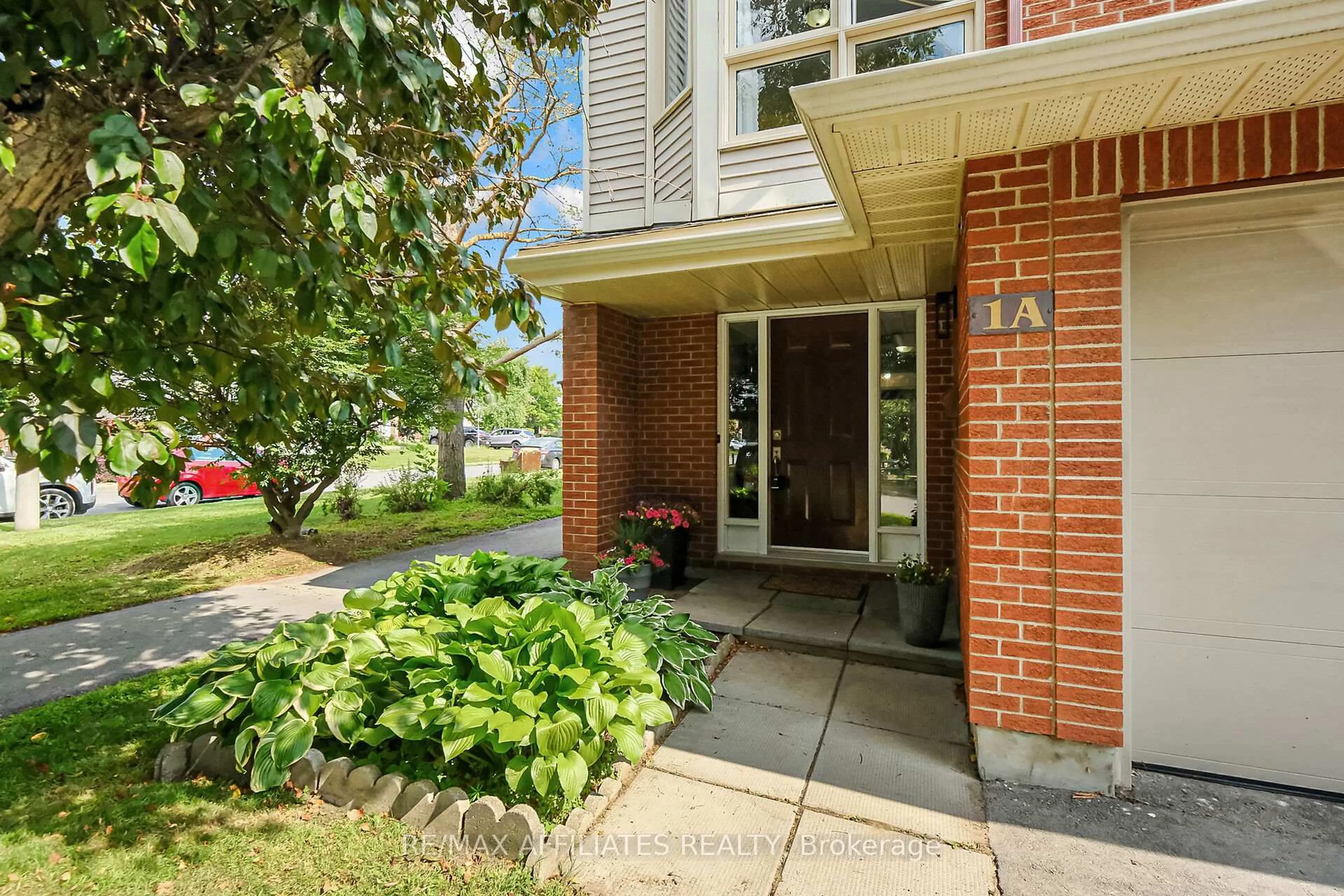 Unknown for 1A Crestlea Cres, Ottawa Ontario K2G 4N1