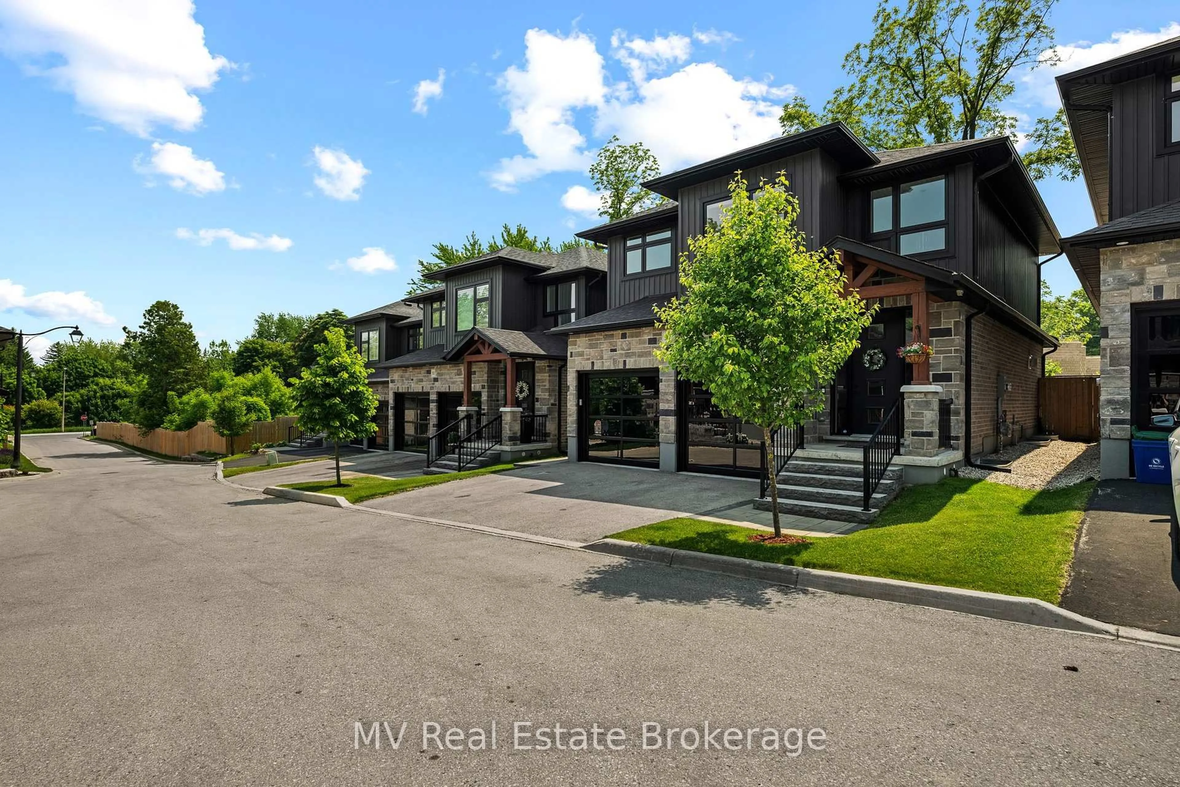 Unknown for 34 Creekside Terrace Private, Centre Wellington Ontario N1M 0H4
