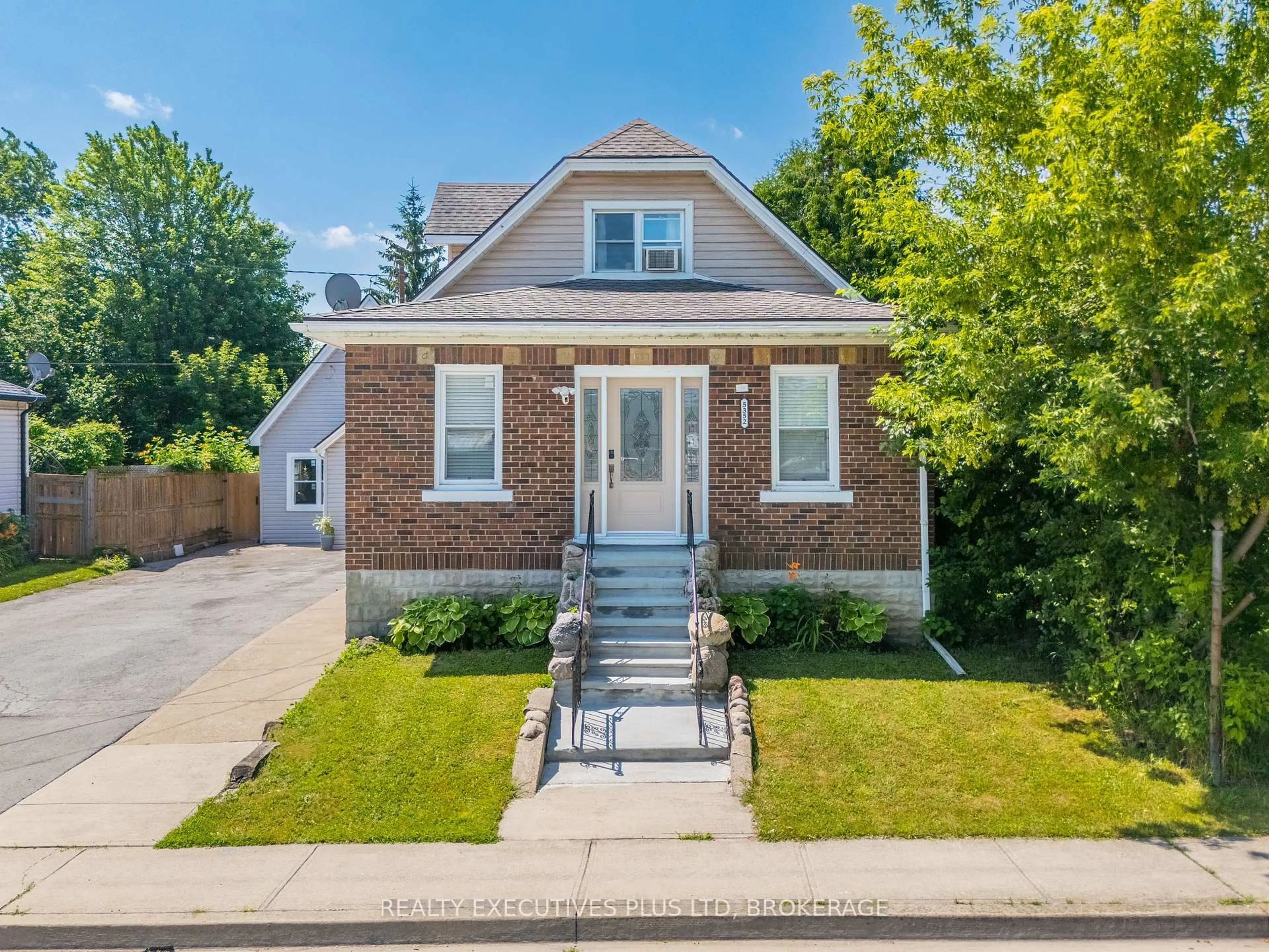 Home with brick exterior material, street for 5352 Stamford St, Niagara Falls Ontario L2E 1N3