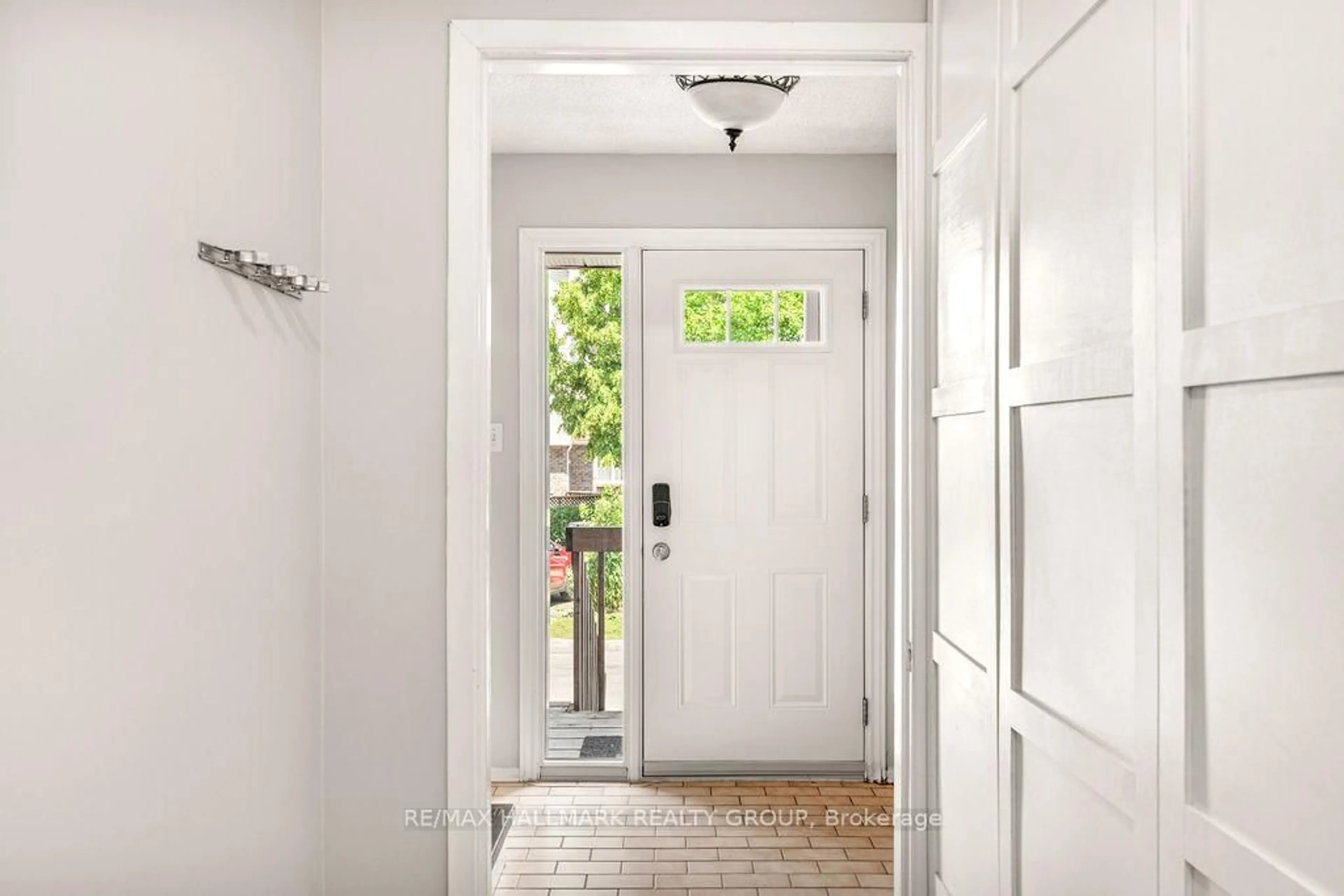 Indoor entryway for 1 Timberview Way #4, Nepean Ontario K2H 9M7