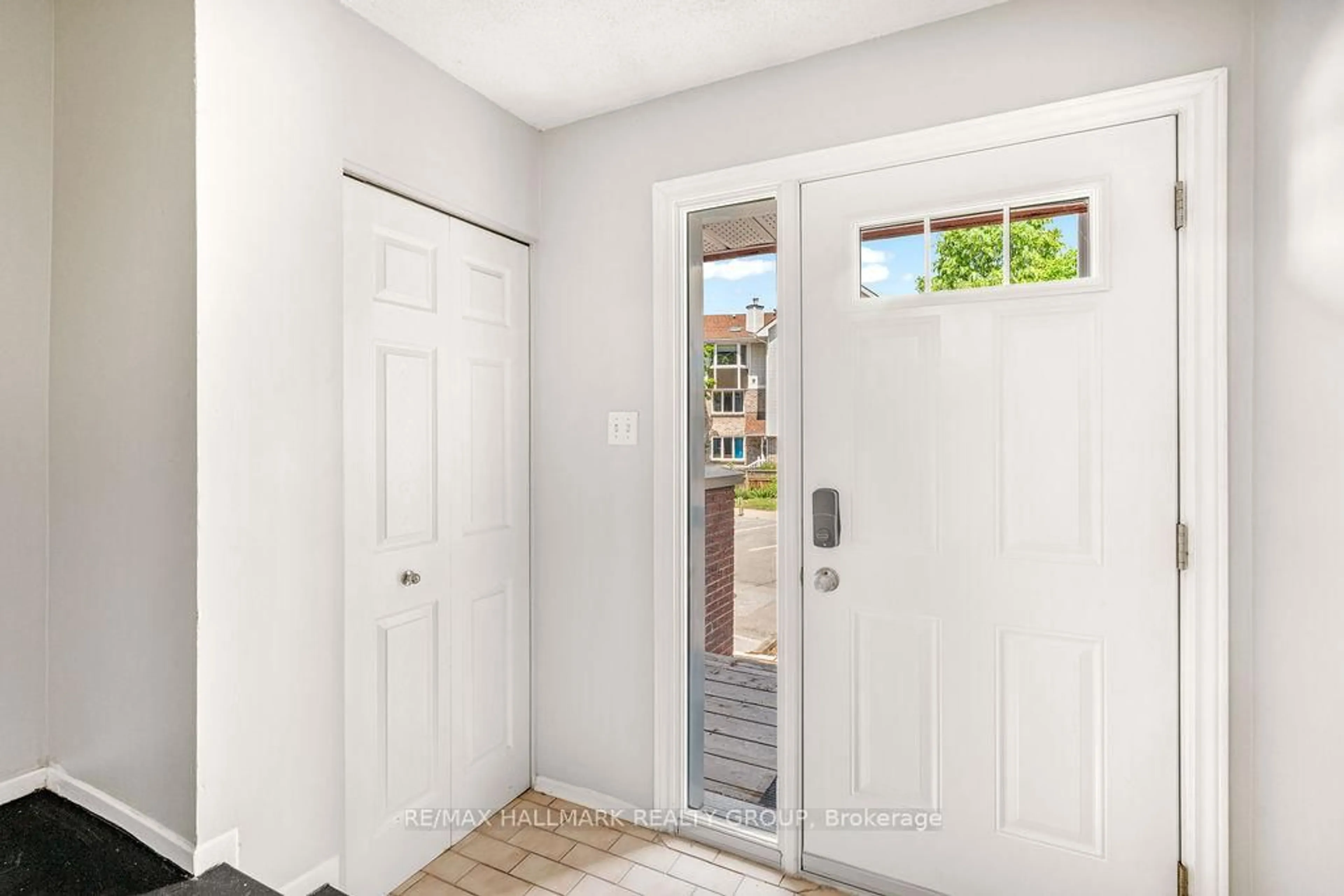 Indoor entryway for 1 Timberview Way #4, Nepean Ontario K2H 9M7