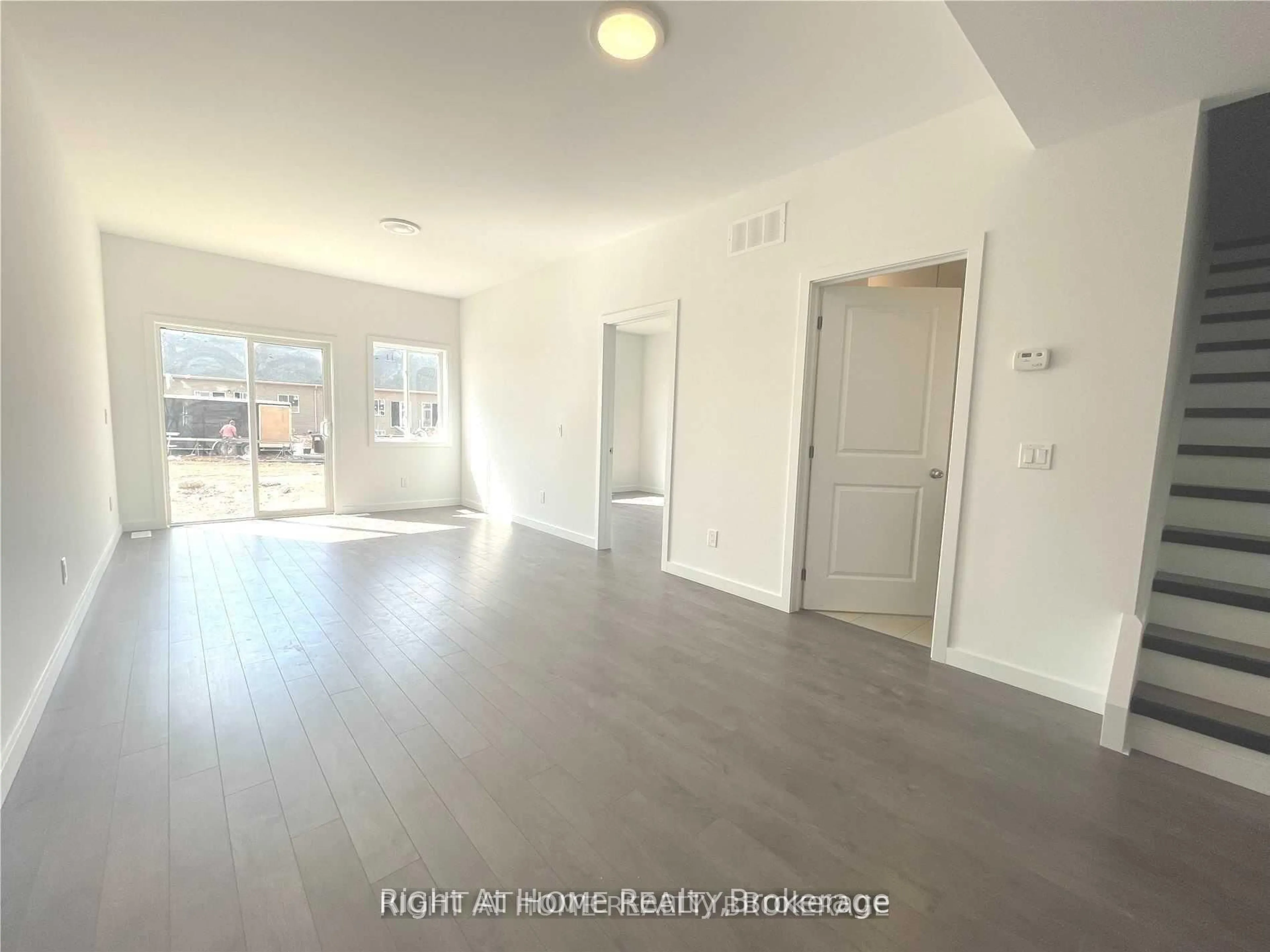 A pic of a room for 400 Alberta St, Welland Ontario L3B 0K5