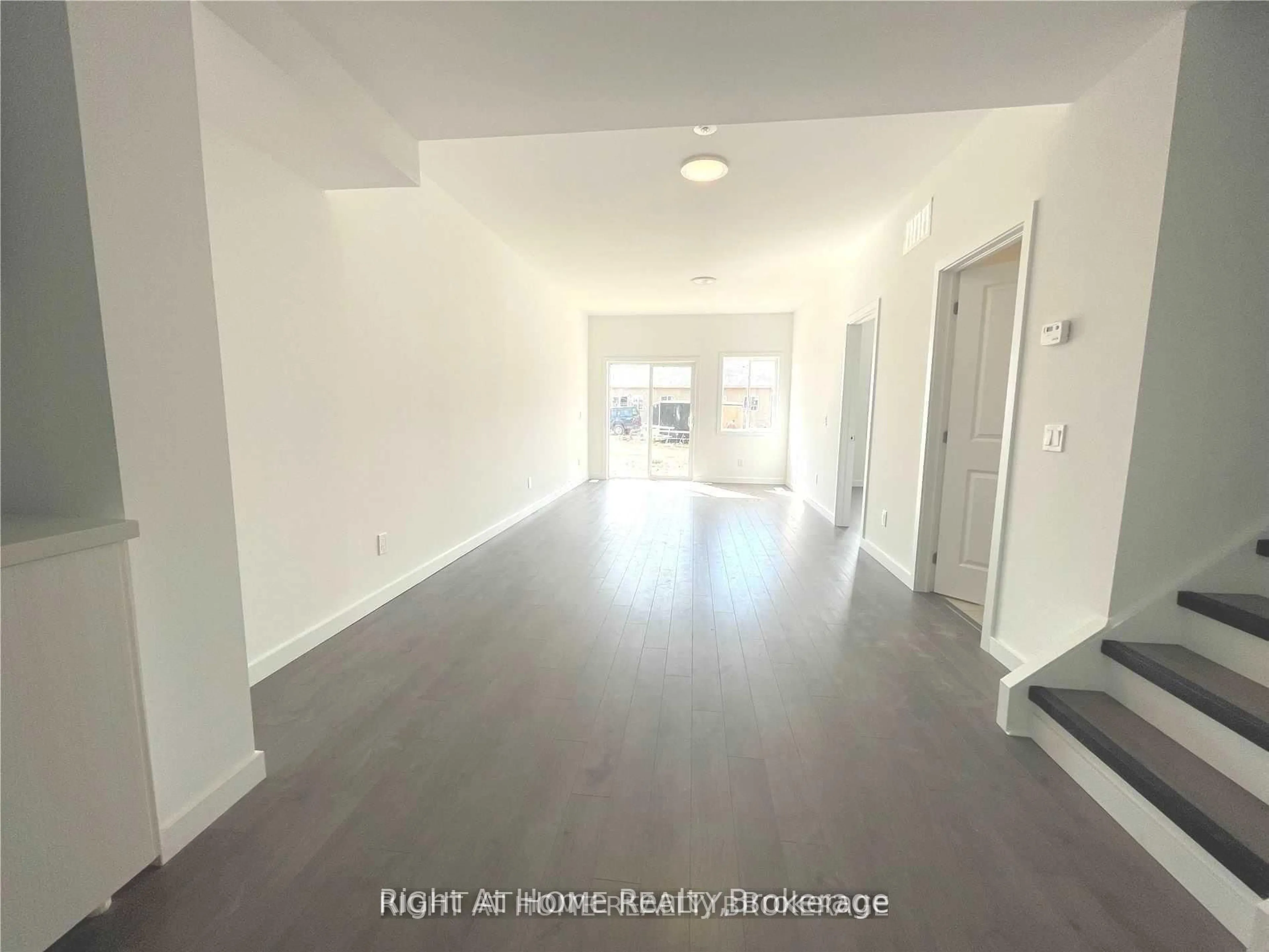 A pic of a room for 400 Alberta St, Welland Ontario L3B 0K5