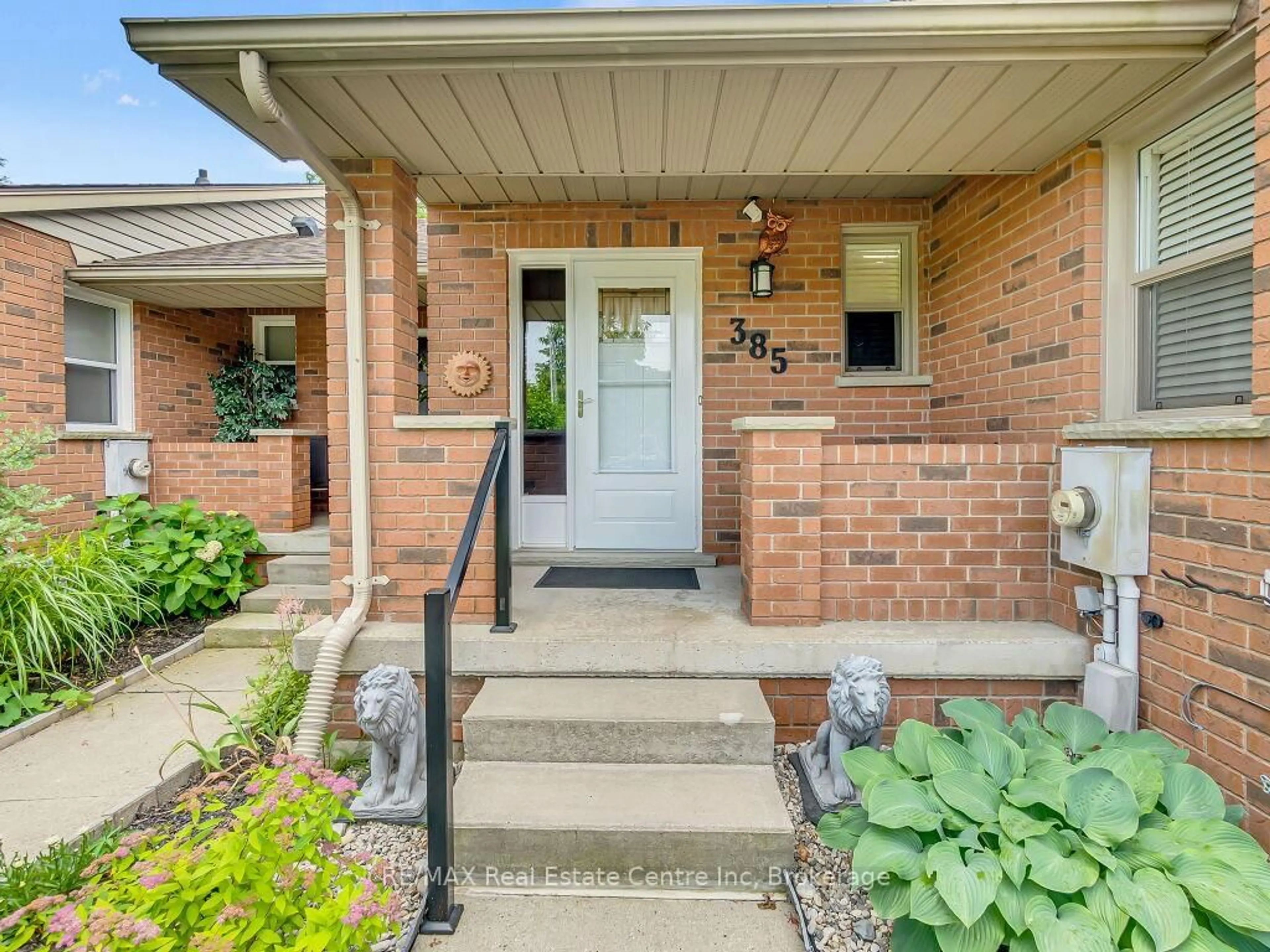 Indoor entryway for 385 Highview Dr, St. Thomas Ontario N5R 5Z5