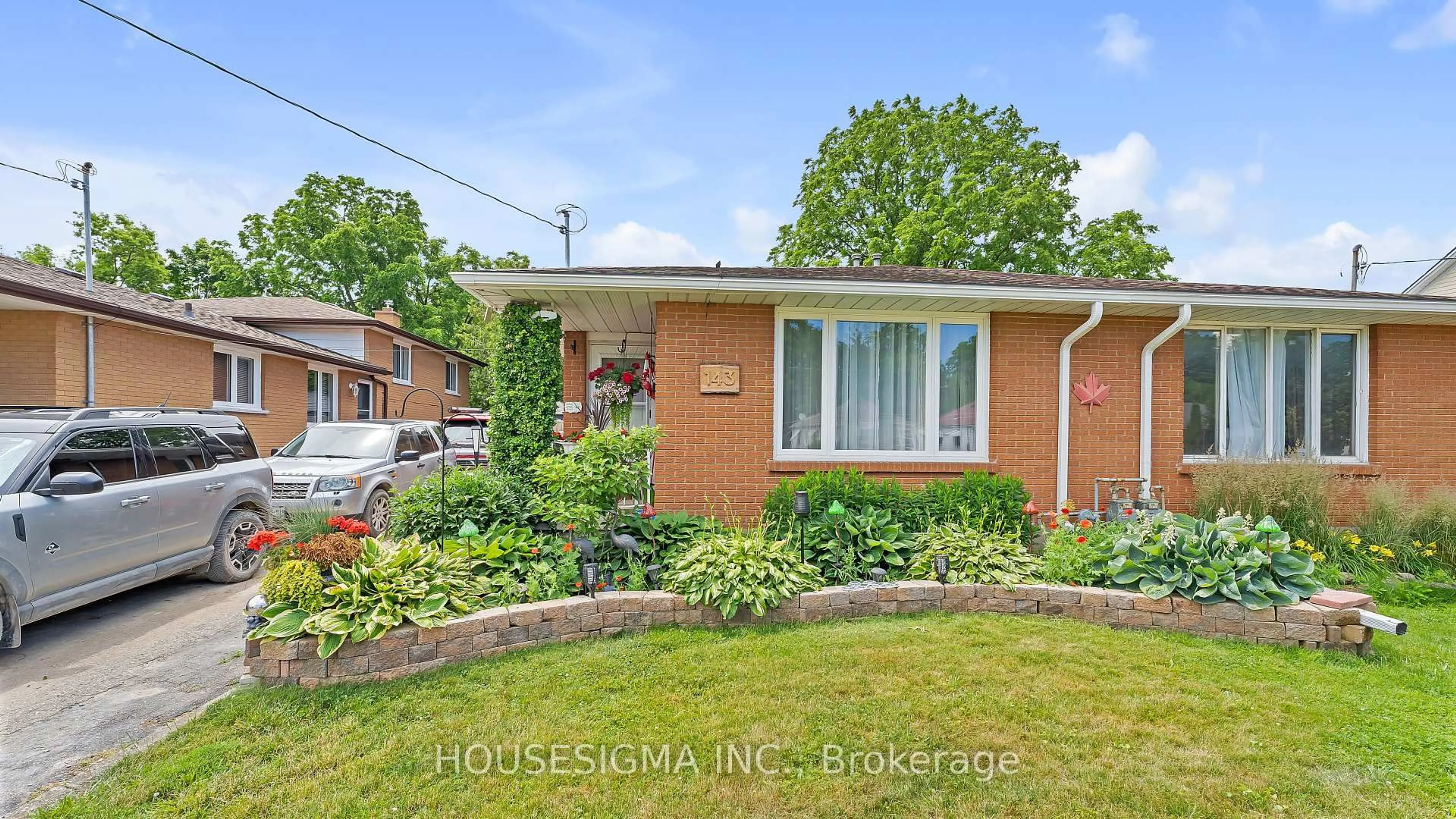 Home with brick exterior material, street for 143 Chestnut St, St. Thomas Ontario N5R 2B3
