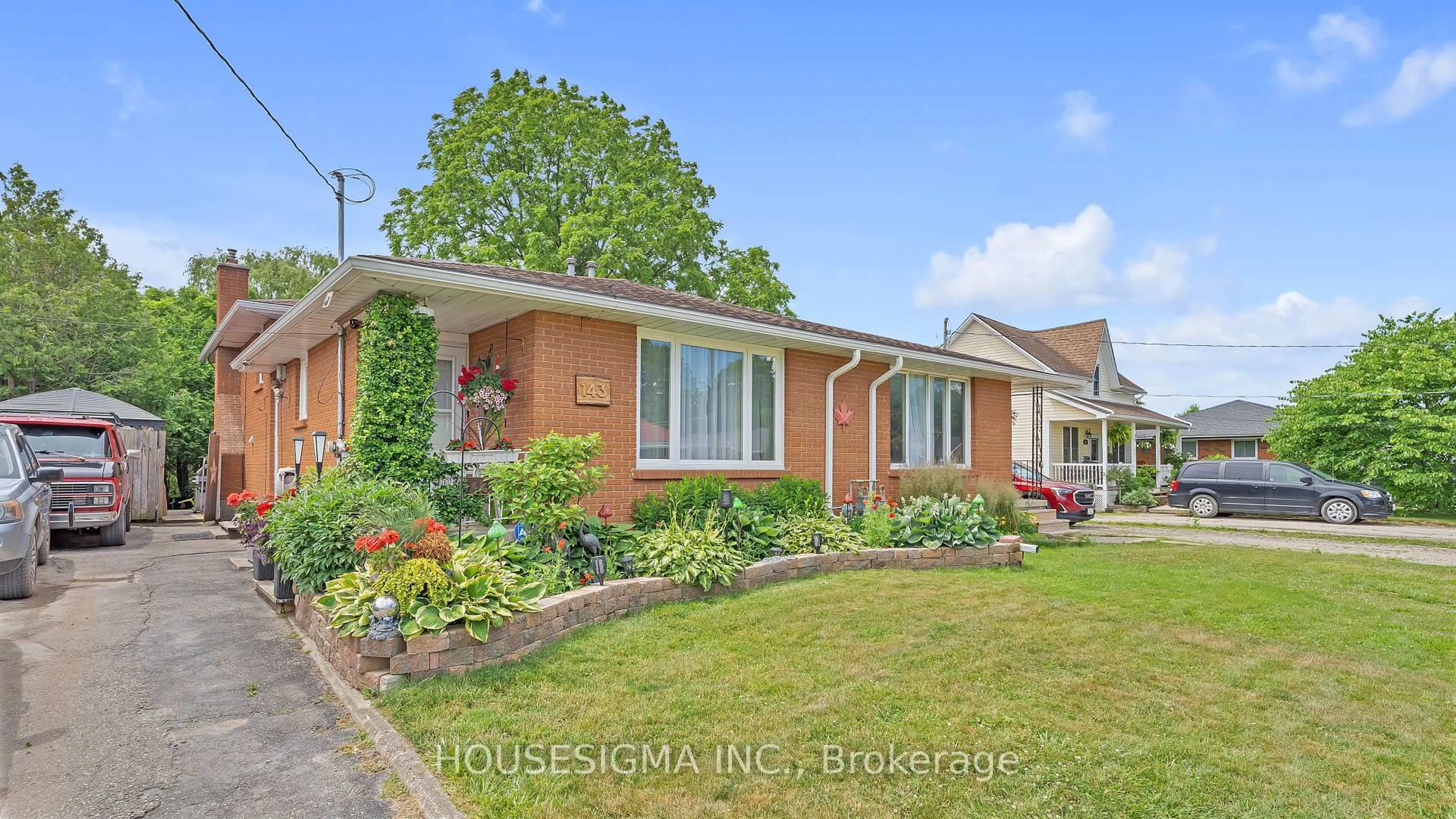 Home with brick exterior material, street for 143 Chestnut St, St. Thomas Ontario N5R 2B3