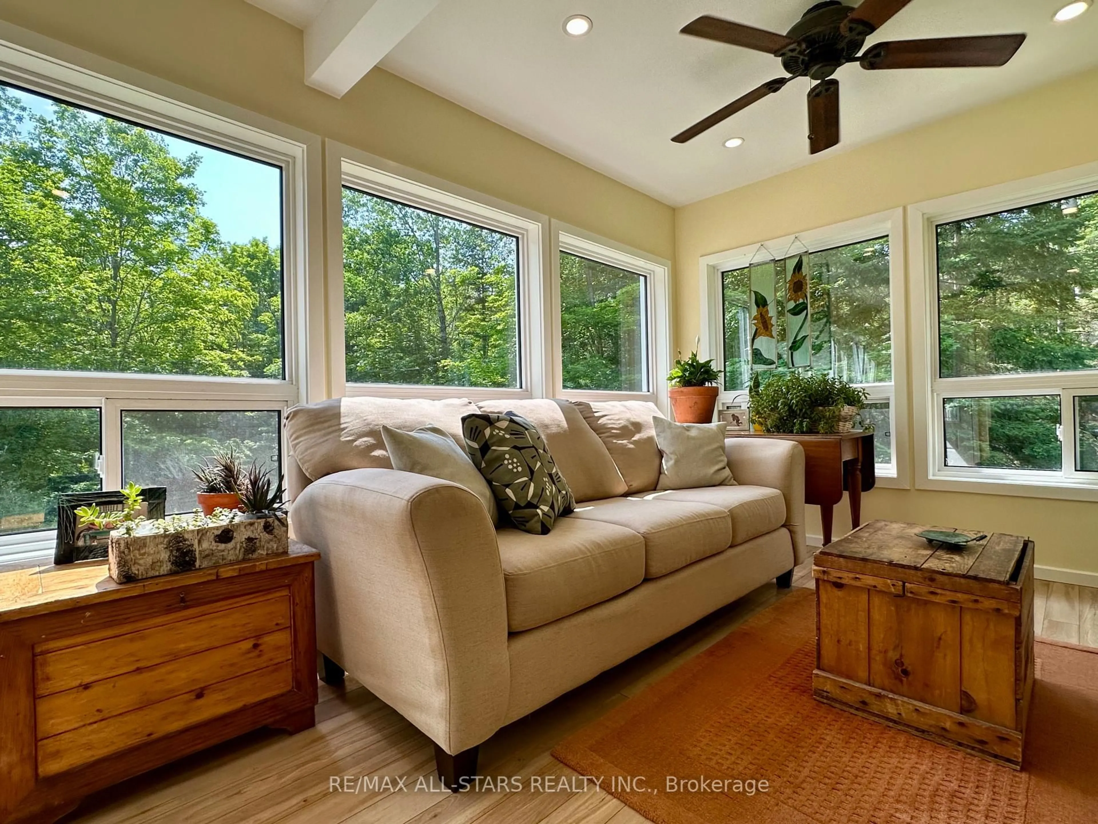 Living room with furniture, unknown for 1104 Galway Rd, Trent Lakes Ontario K0M 2A0