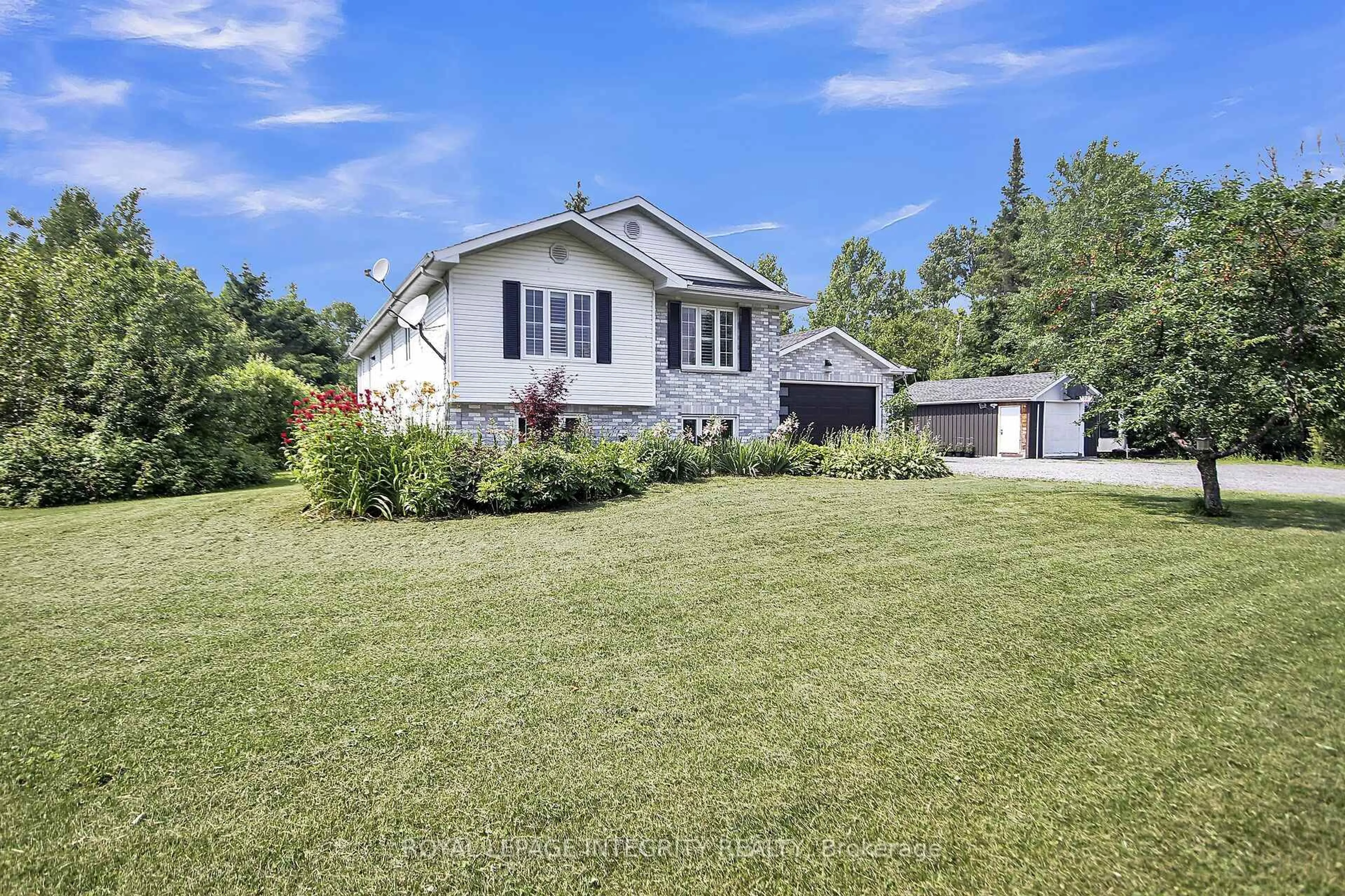A pic from outside/outdoor area/front of a property/back of a property/a pic from drone, unknown for 3377 Paden Rd, North Gower Ontario K0A 2T0