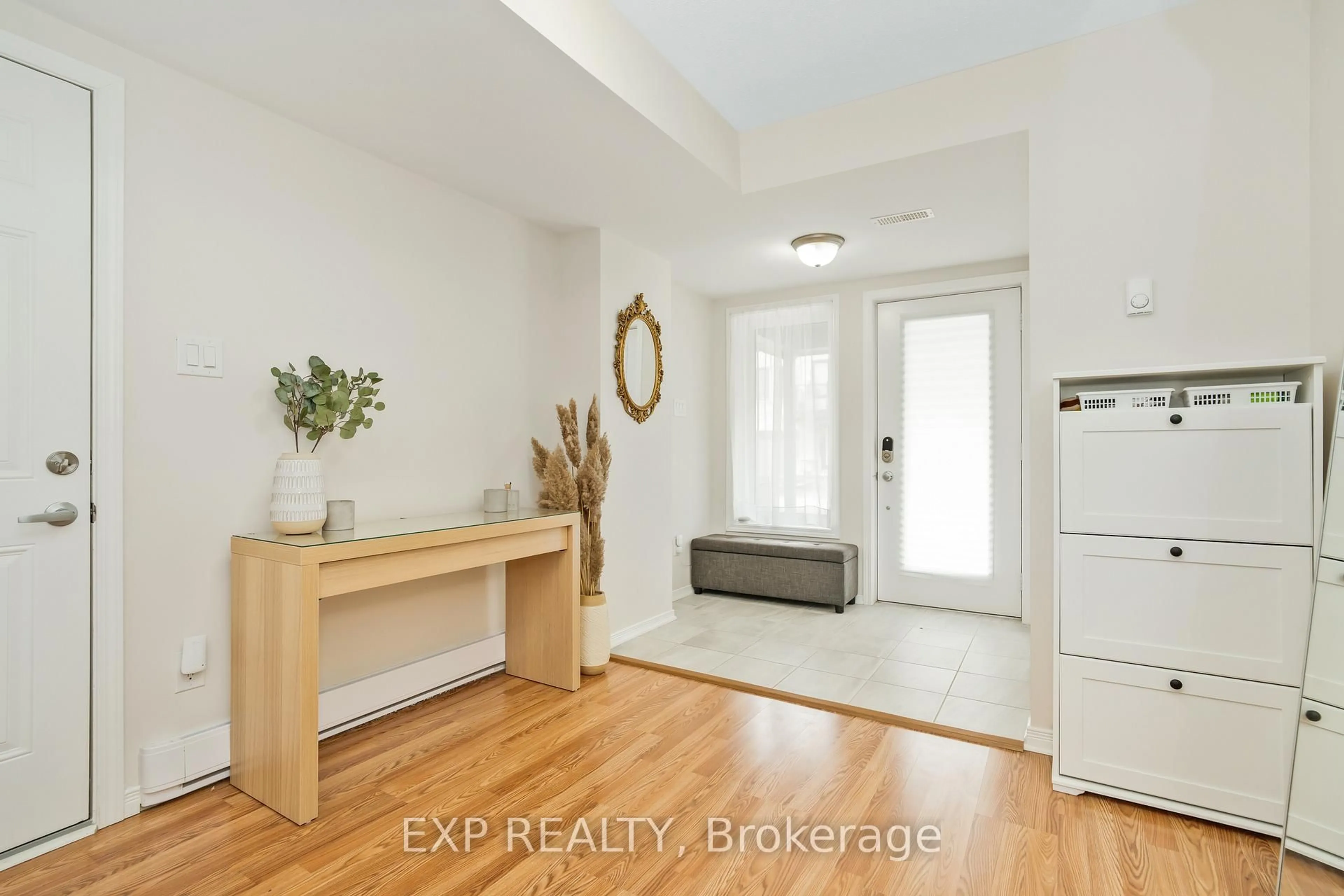 Indoor entryway for 819 Element Private, Ottawa Ontario K2M 0M8
