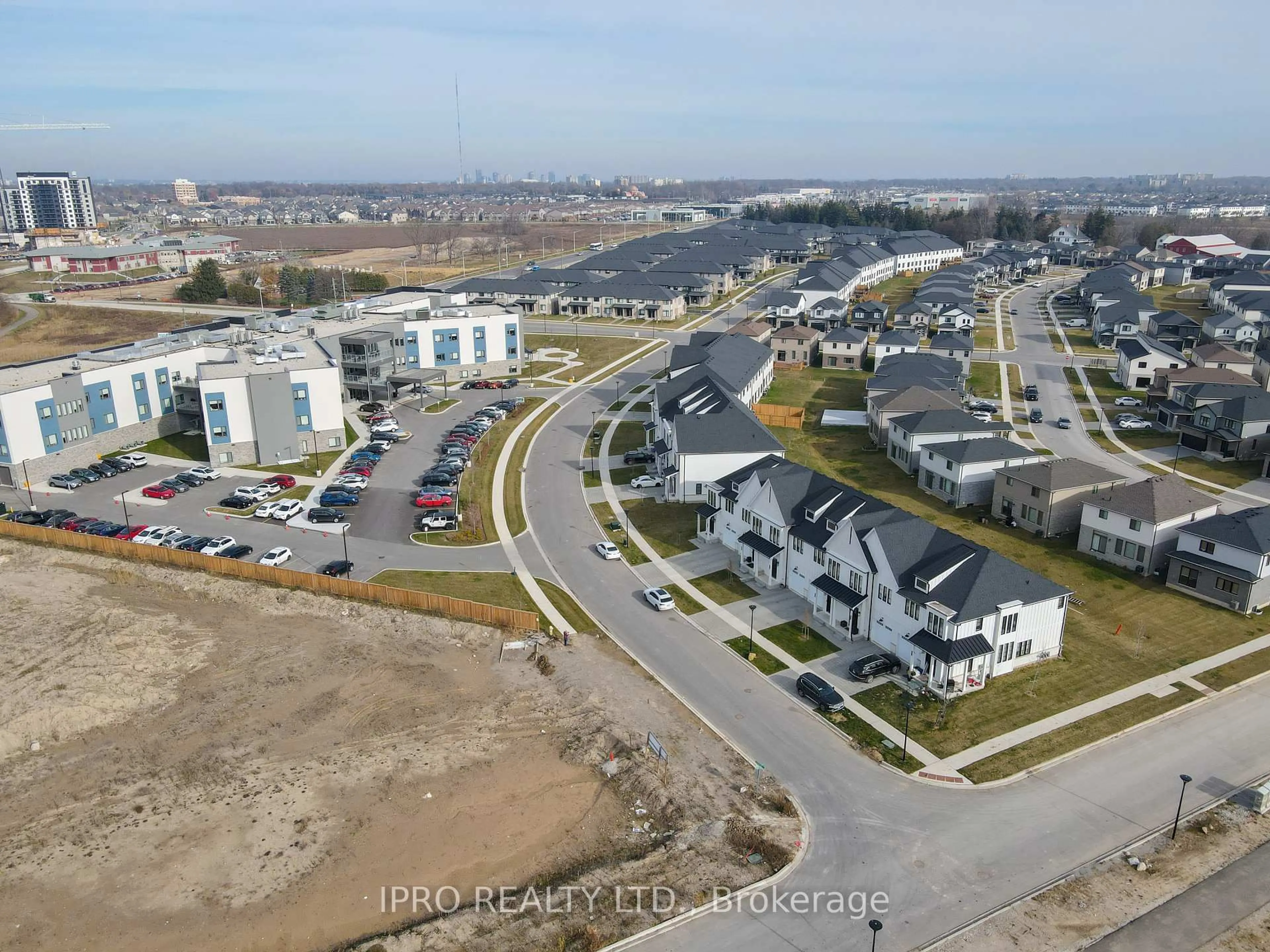 A pic from outside/outdoor area/front of a property/back of a property/a pic from drone, street for 3758 SOUTHBRIDGE Ave, London South Ontario N6L 0G4