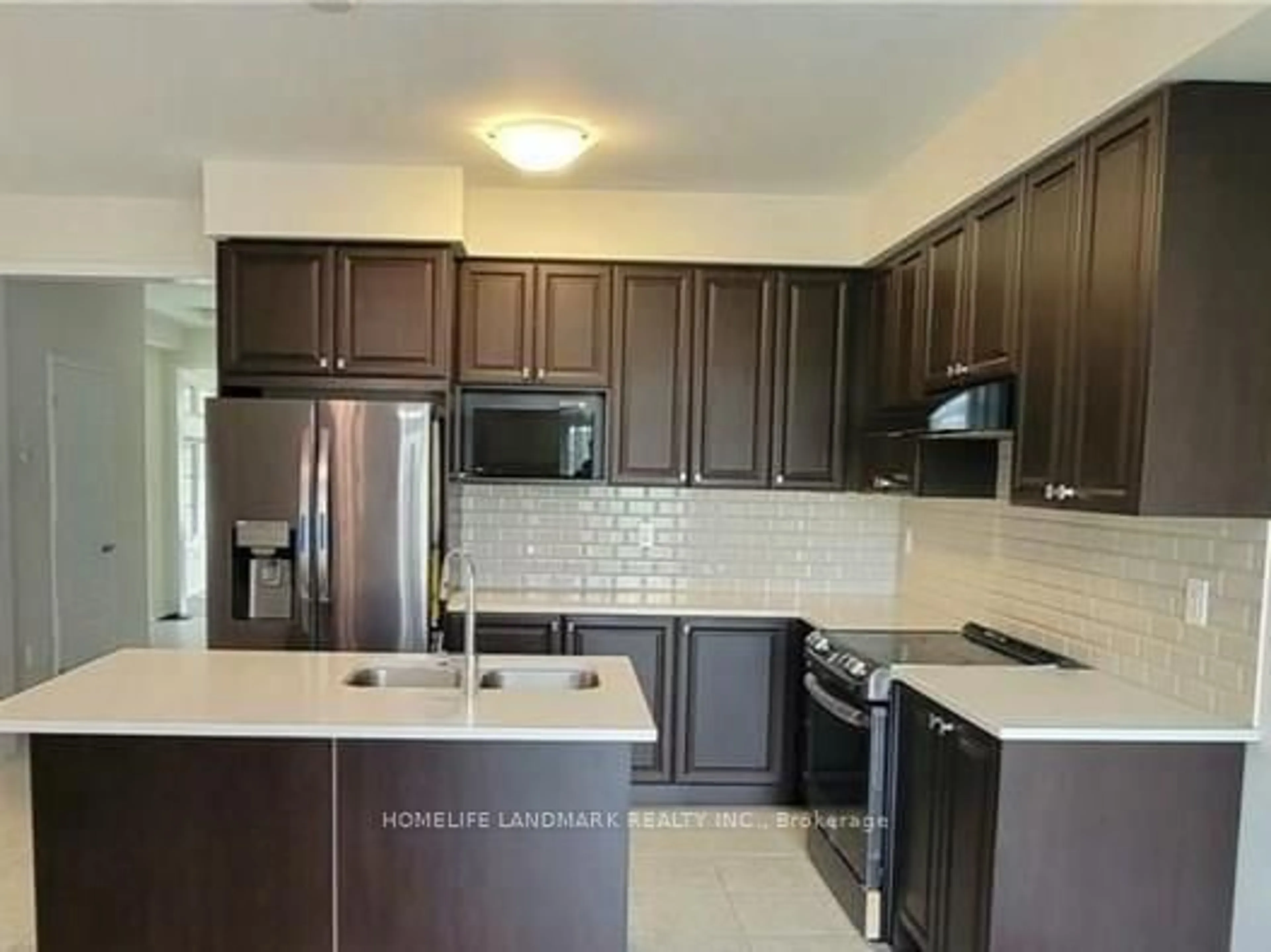 Open concept kitchen, ceramic/tile floor for 8834 Sourgum Ave, Niagara Falls Ontario L2H 3S3