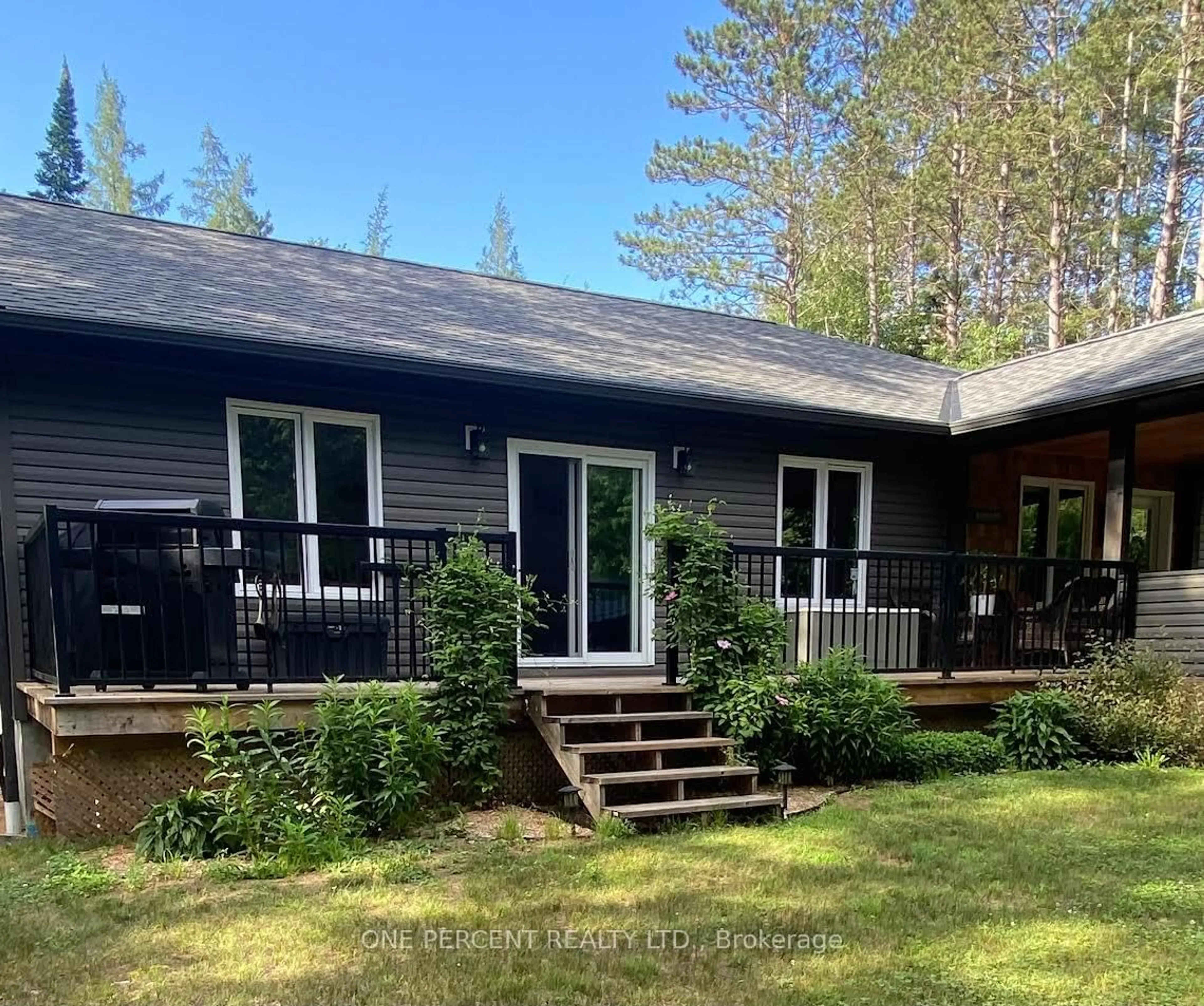 A pic from outside/outdoor area/front of a property/back of a property/a pic from drone, unknown for 2241 Lone Pine Dr, Huntsville Ontario P0B 1L0