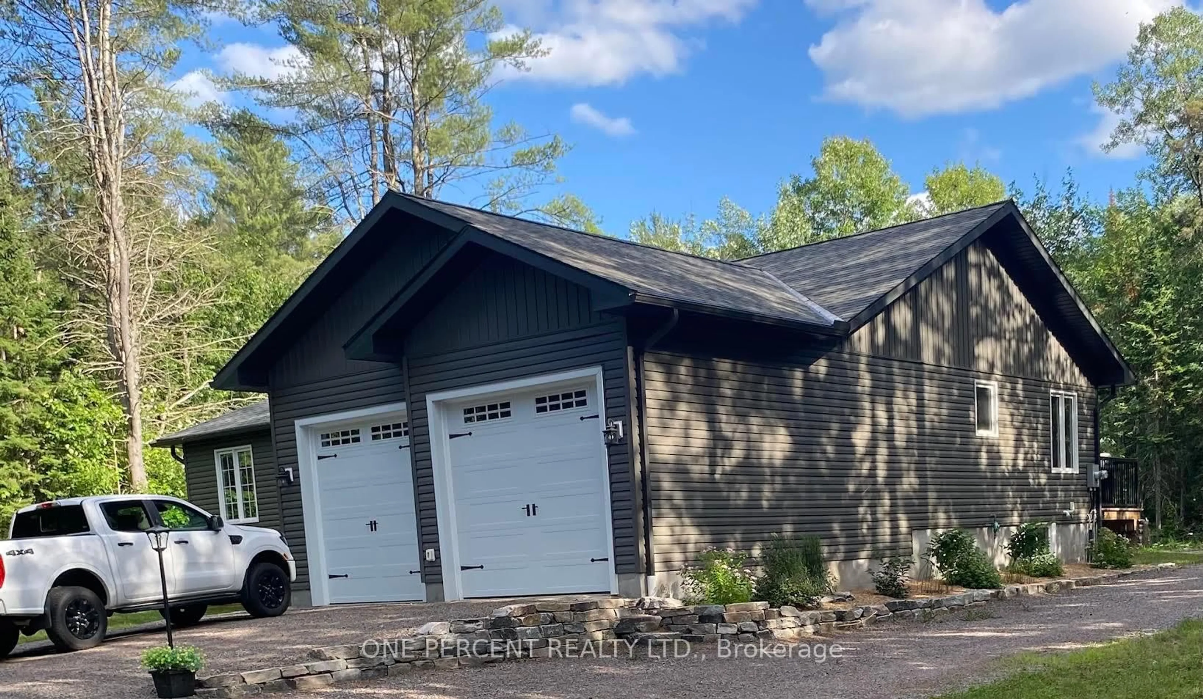 Indoor garage for 2241 Lone Pine Dr, Huntsville Ontario P0B 1L0
