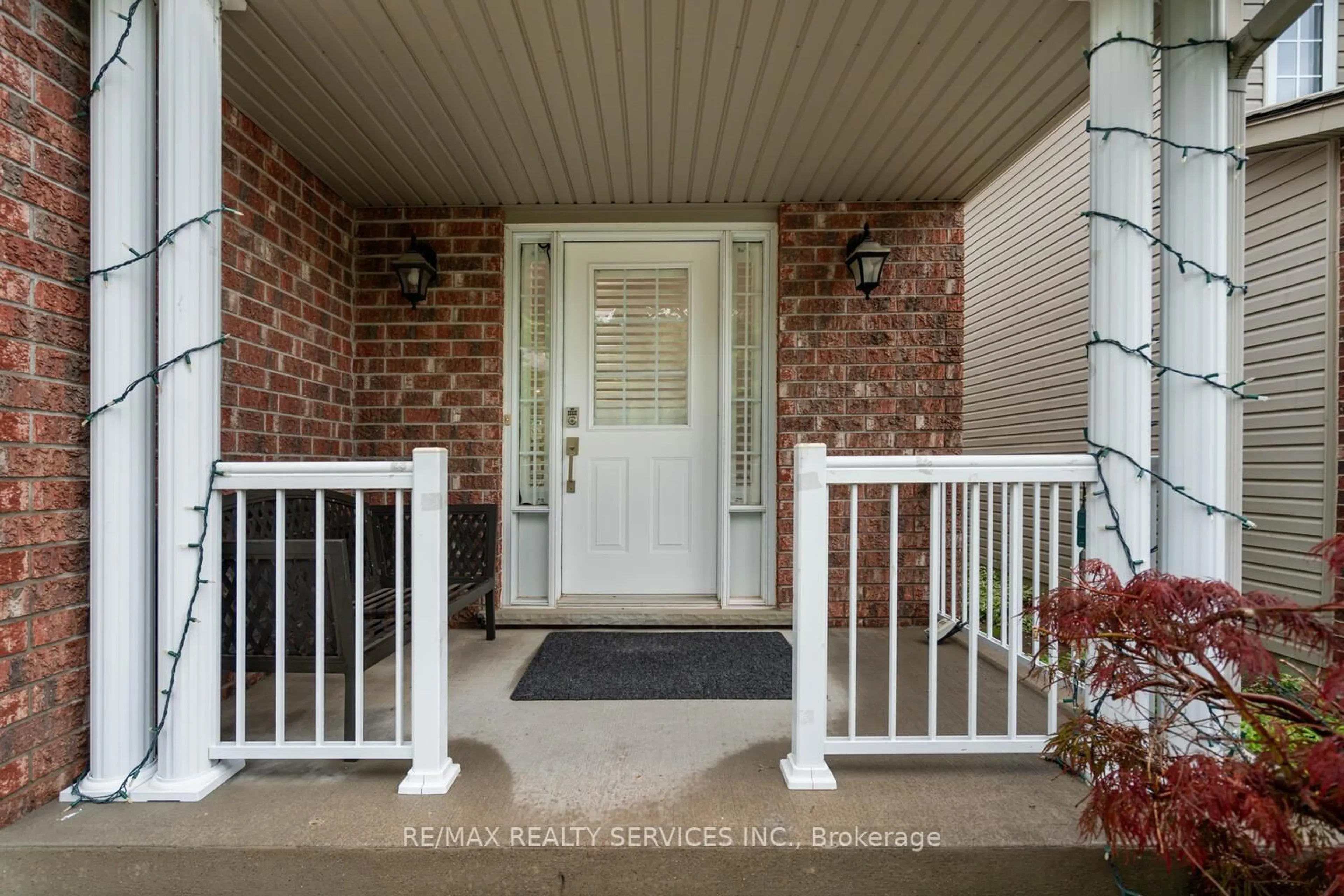 Indoor entryway for 704 Black Cherry St, Waterloo Ontario N2V 2P3