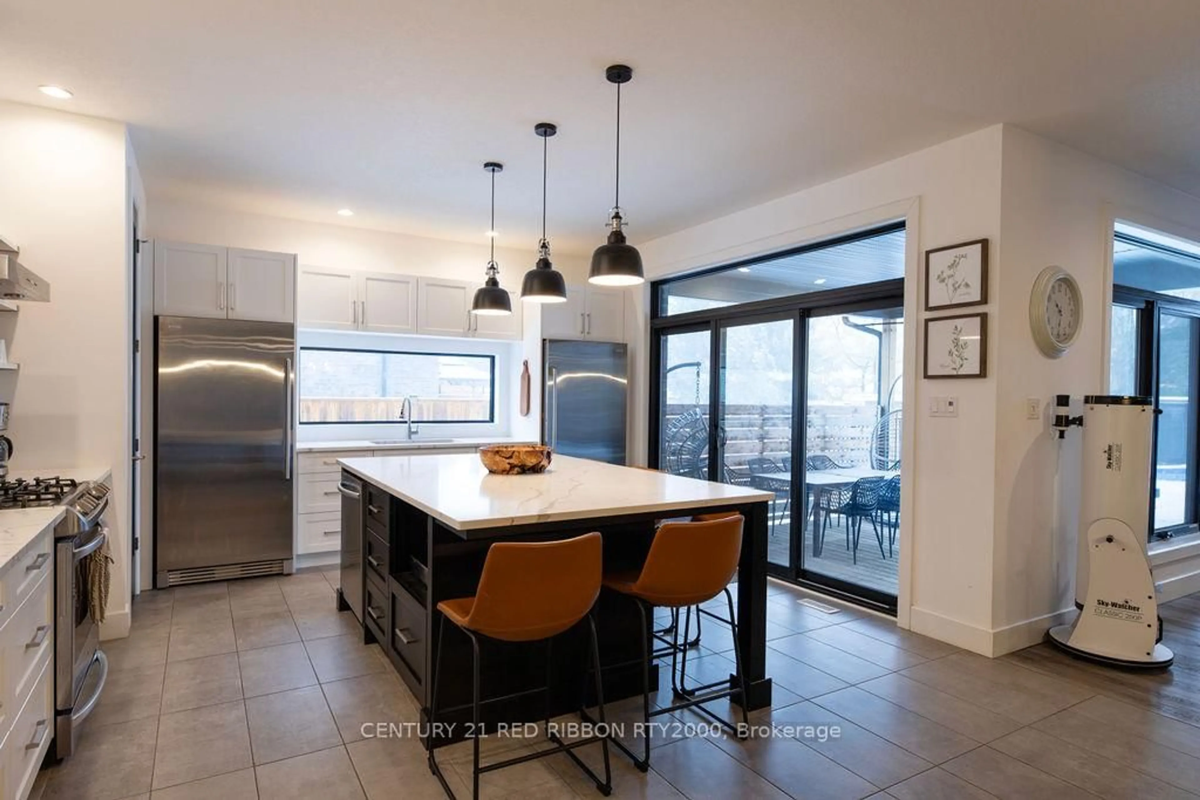 Contemporary kitchen, ceramic/tile floor for 2555 Terry Fox Crt, Strathroy-Caradoc Ontario N0L 1W0