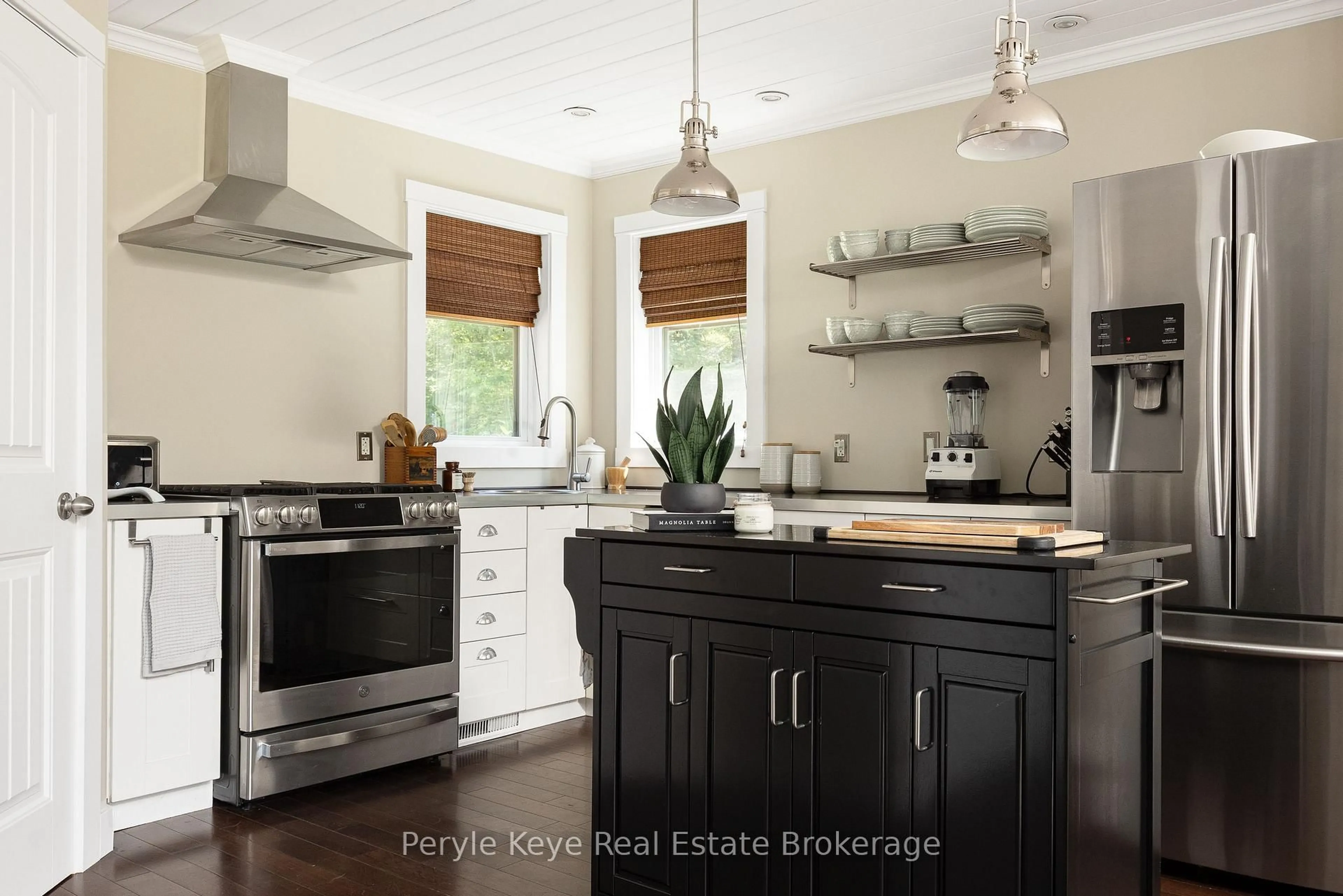 Open concept kitchen, unknown for 394 Clearwater Lake Rd, Huntsville Ontario P0B 1L0