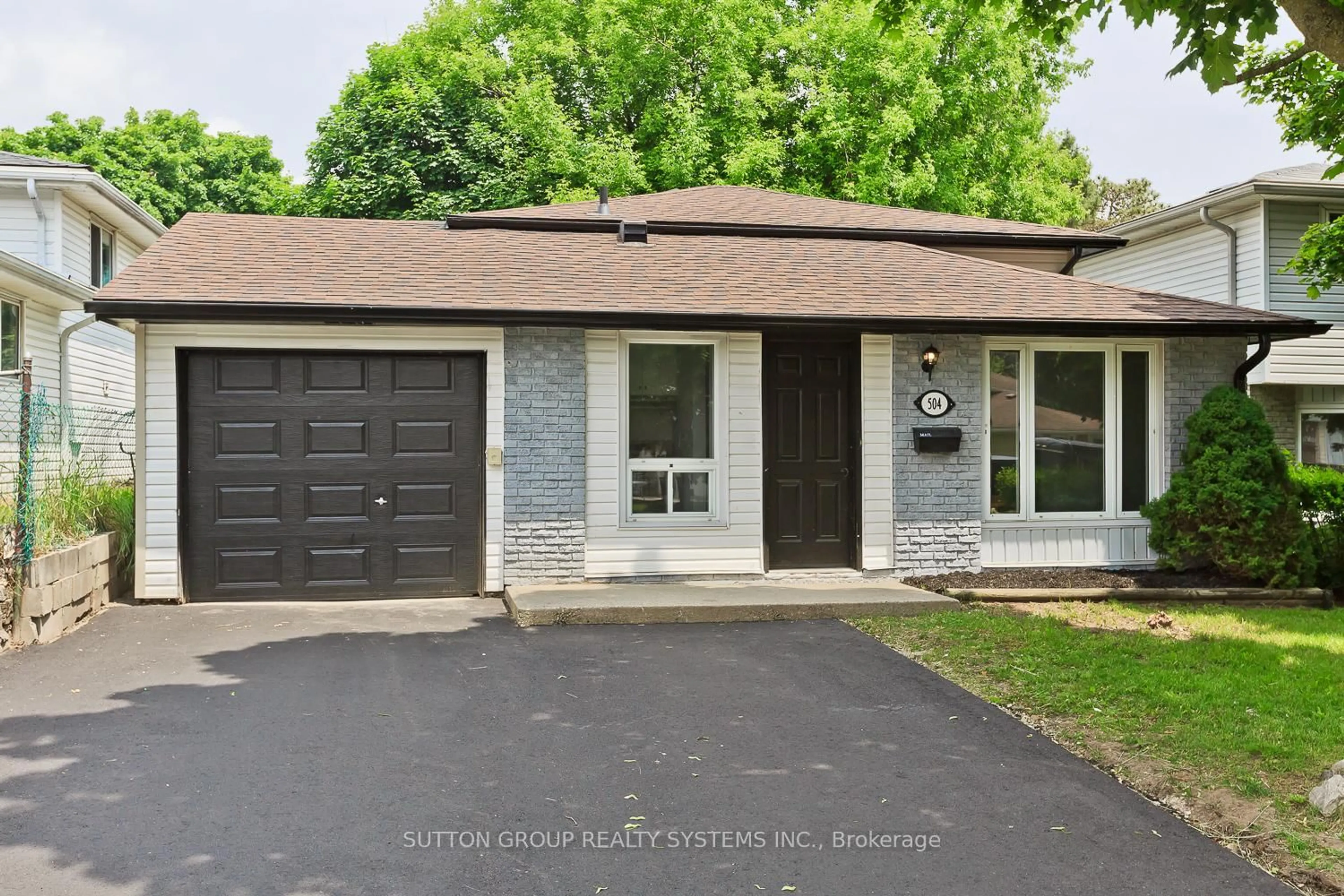 Home with brick exterior material, street for 504 Pinetree Cres, Cambridge Ontario N3H 4X5