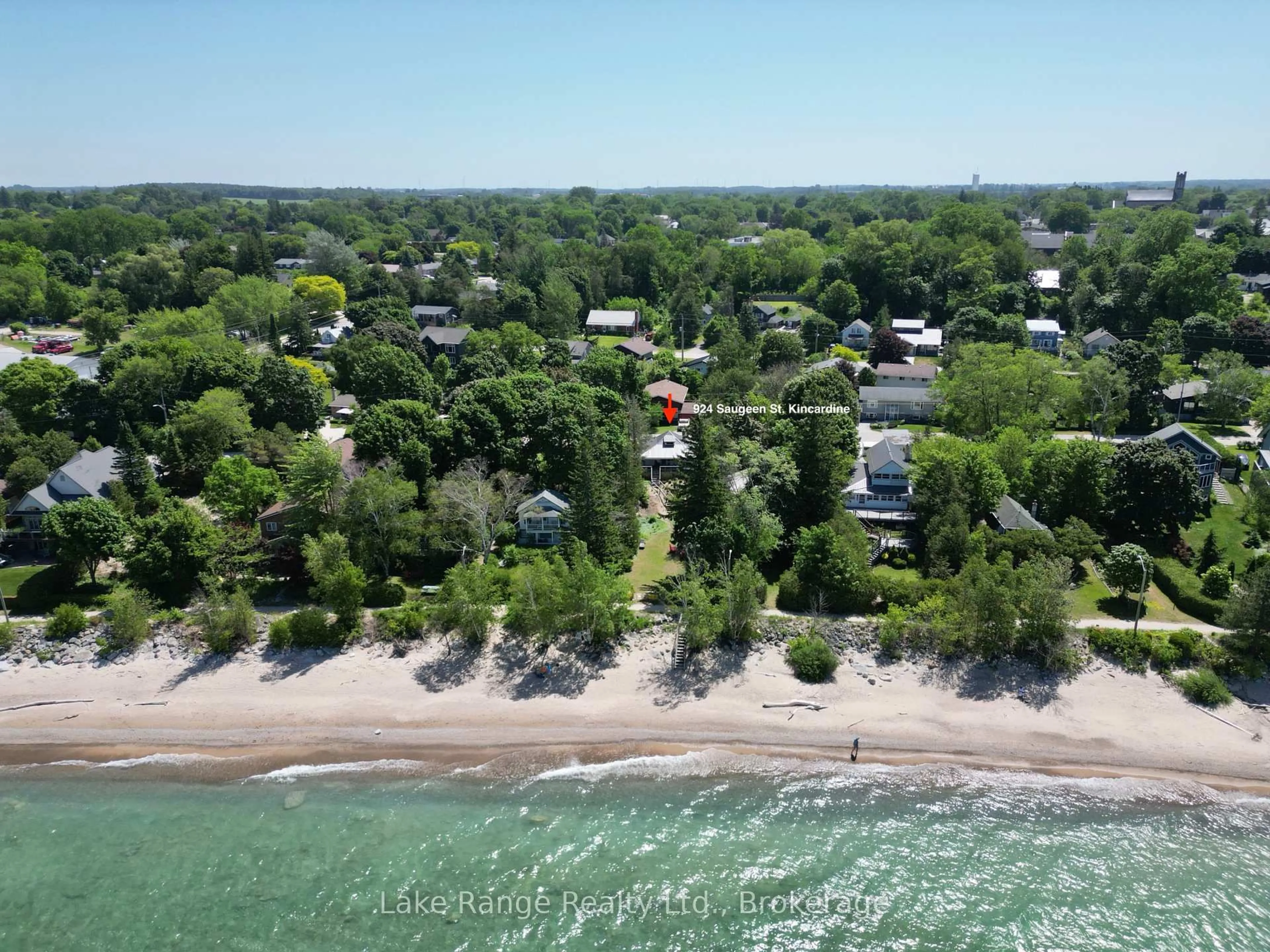 A pic from outside/outdoor area/front of a property/back of a property/a pic from drone, water/lake/river/ocean view for 924 Saugeen St, Kincardine Ontario N2Z 1A8