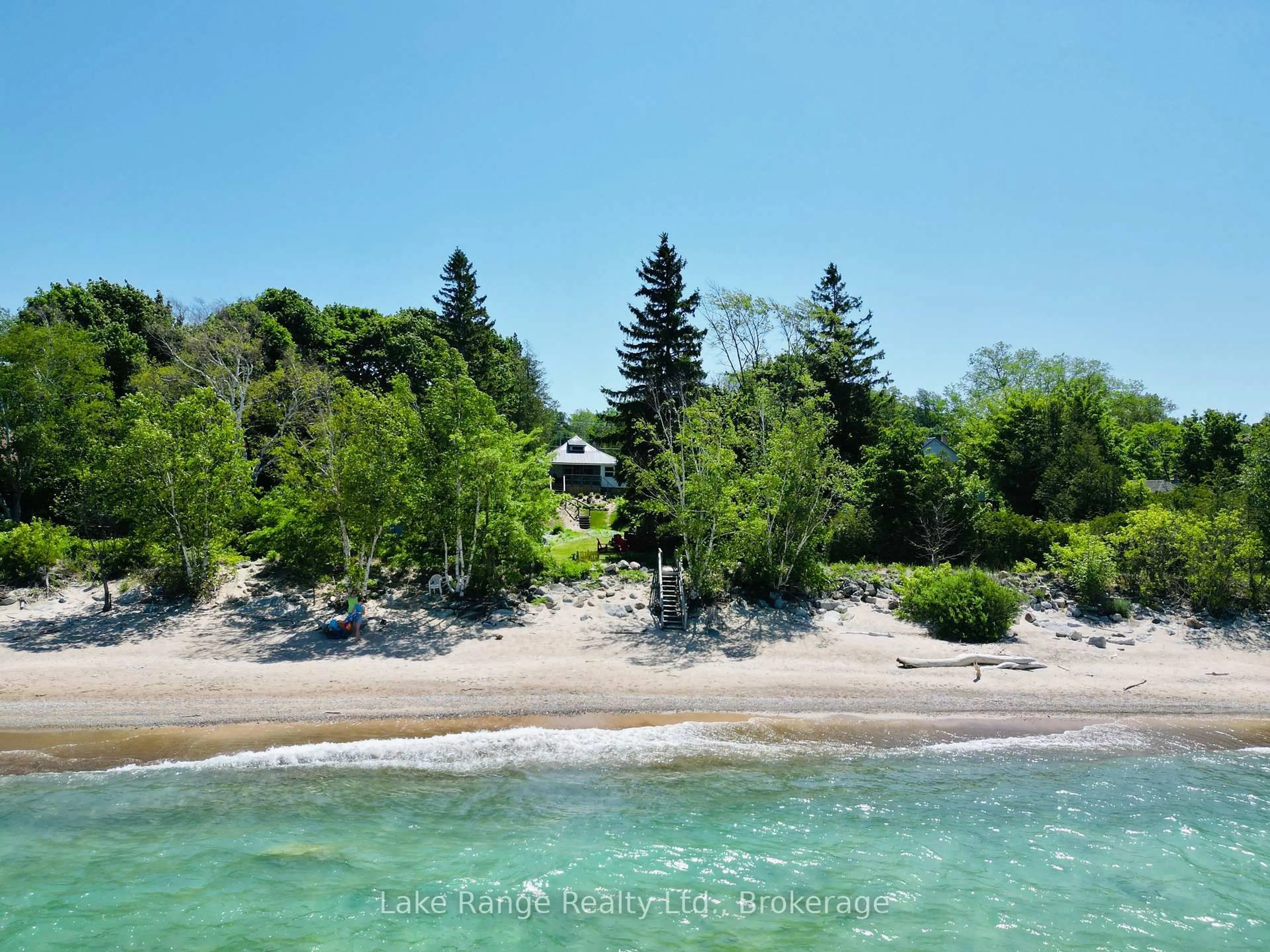 A pic from outside/outdoor area/front of a property/back of a property/a pic from drone, water/lake/river/ocean view for 924 Saugeen St, Kincardine Ontario N2Z 1A8