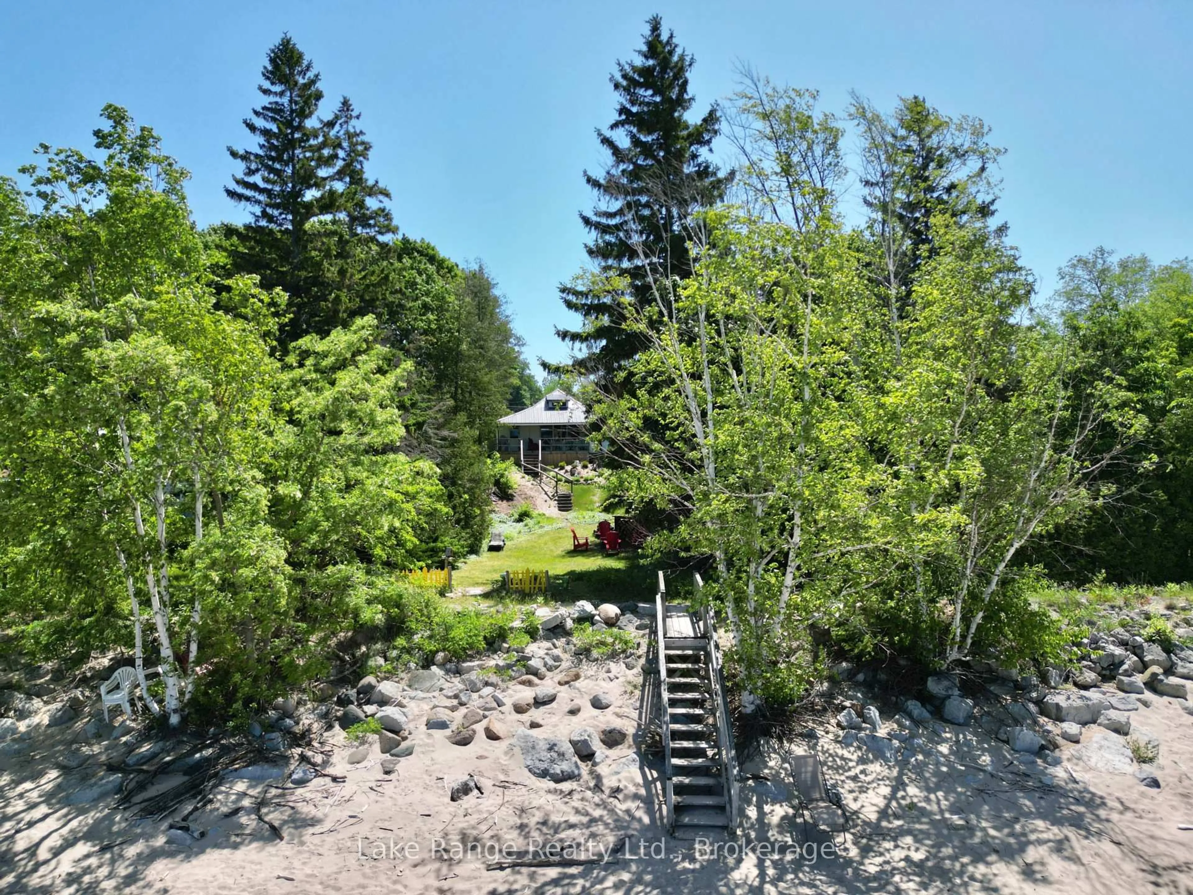 A pic from outside/outdoor area/front of a property/back of a property/a pic from drone, forest/trees view for 924 Saugeen St, Kincardine Ontario N2Z 1A8