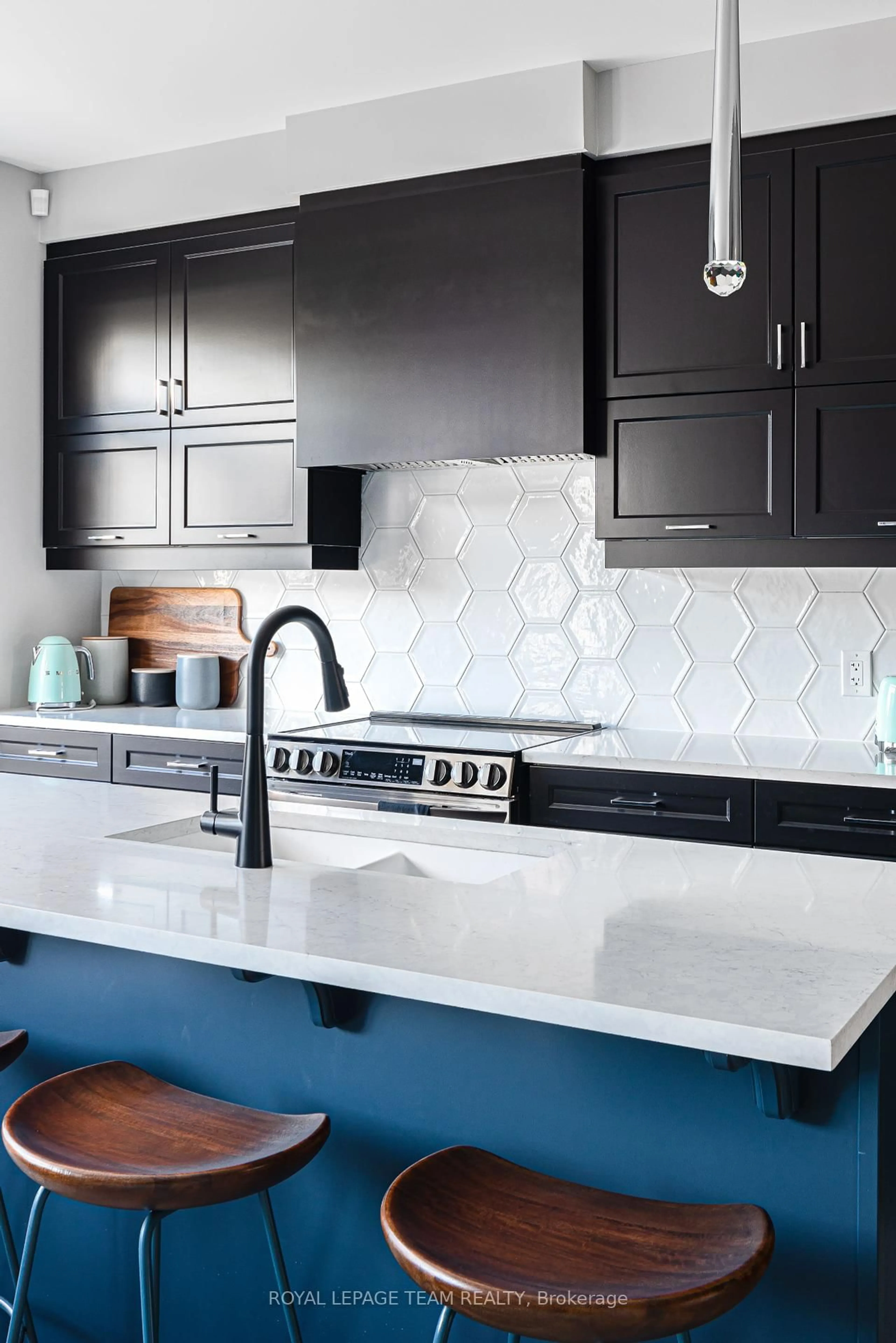 Contemporary kitchen, ceramic/tile floor for 456 Patrick St, North Grenville Ontario K0G 1J0