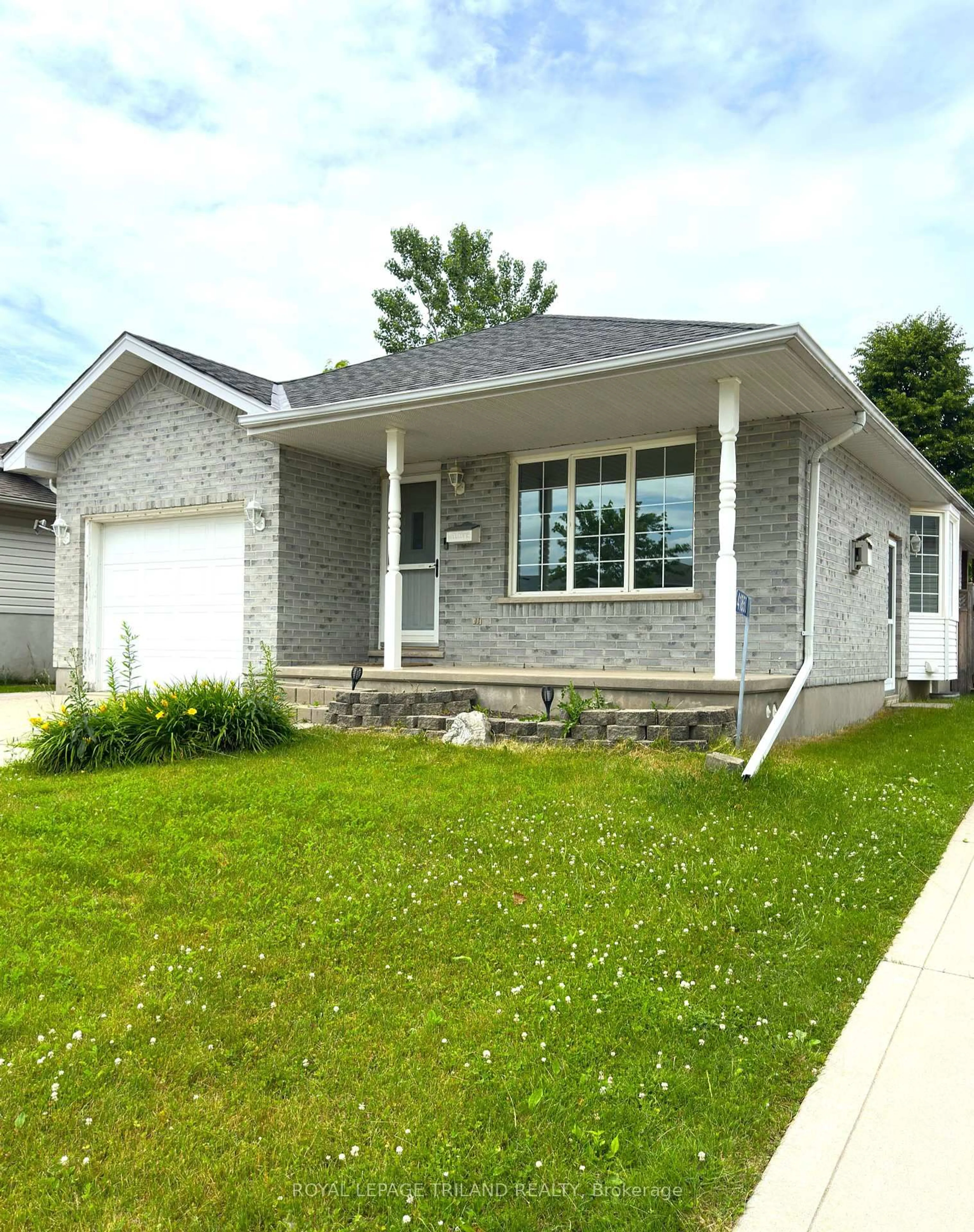 Home with brick exterior material, street for 41850 James St, Southwold Ontario N5P 4L6