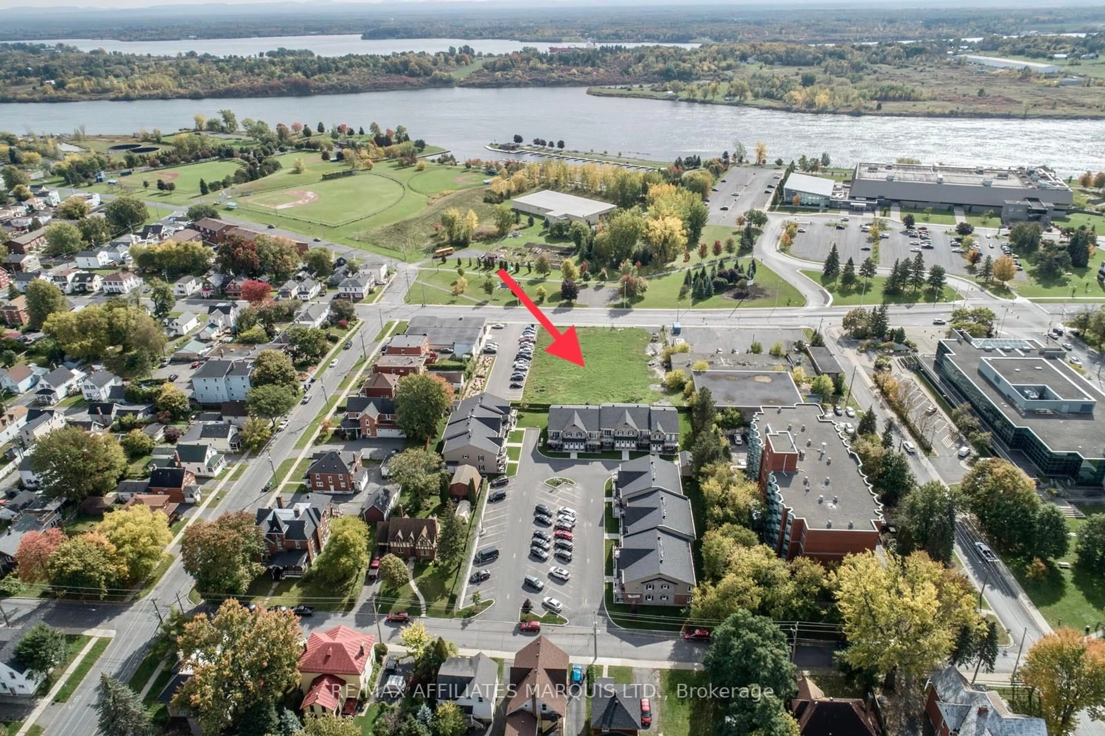 A pic from outside/outdoor area/front of a property/back of a property/a pic from drone, water/lake/river/ocean view for 229 WATER St #211, Cornwall Ontario K6H 1A2