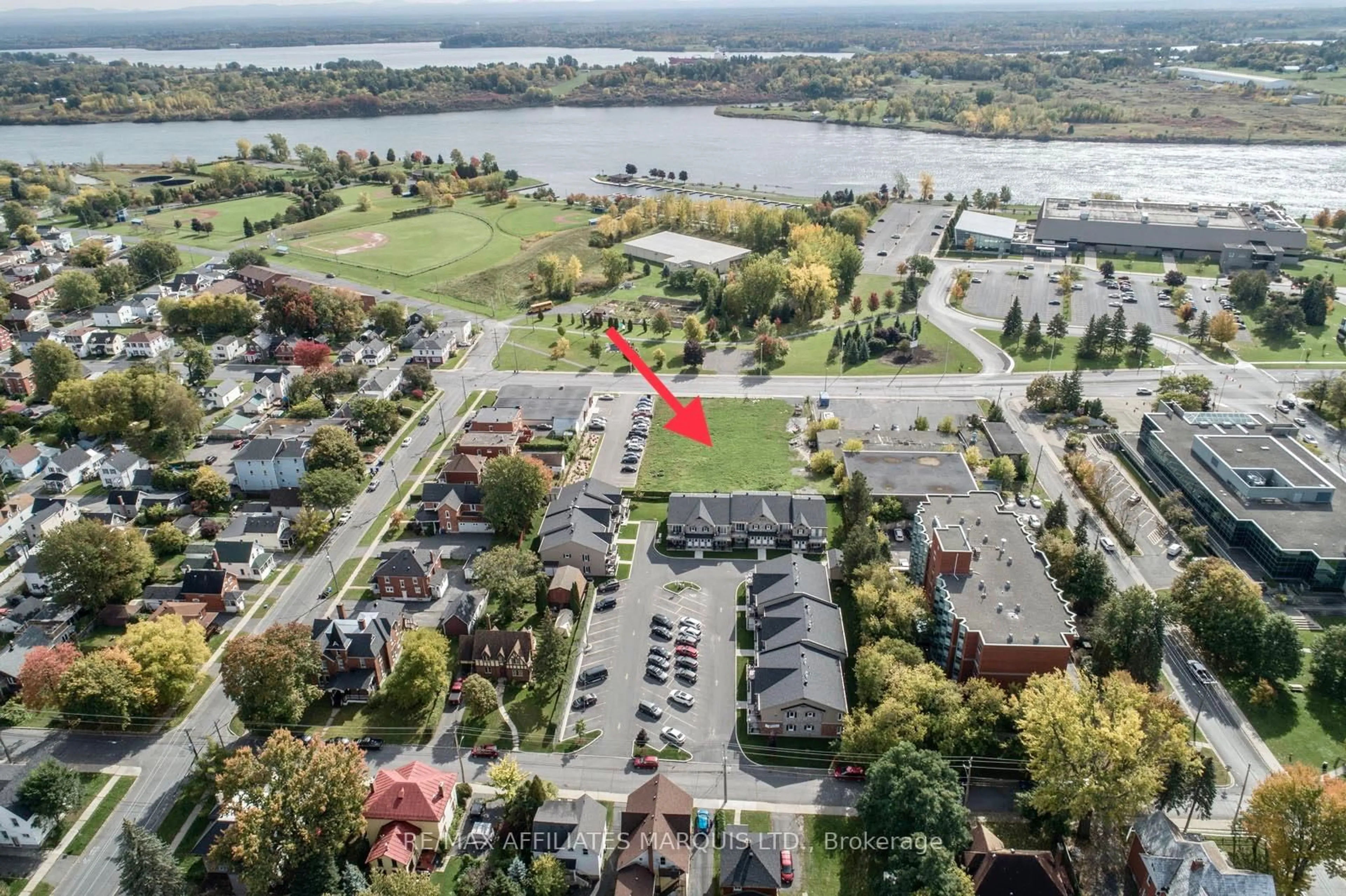 A pic from outside/outdoor area/front of a property/back of a property/a pic from drone, water/lake/river/ocean view for 229 WATER St #203, Cornwall Ontario K6H 1A2