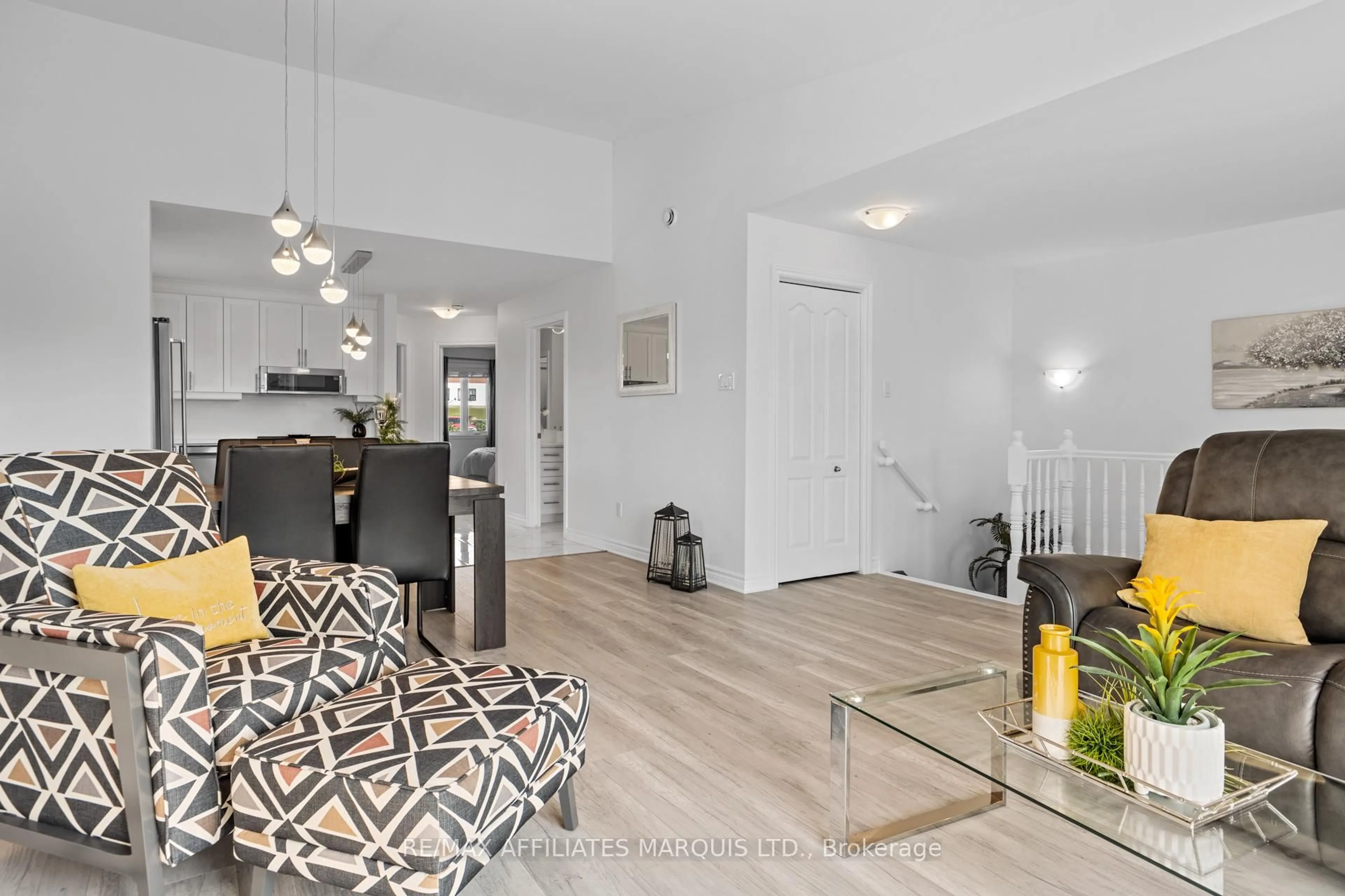 Unknown for 229 WATER St #203, Cornwall Ontario K6H 1A2