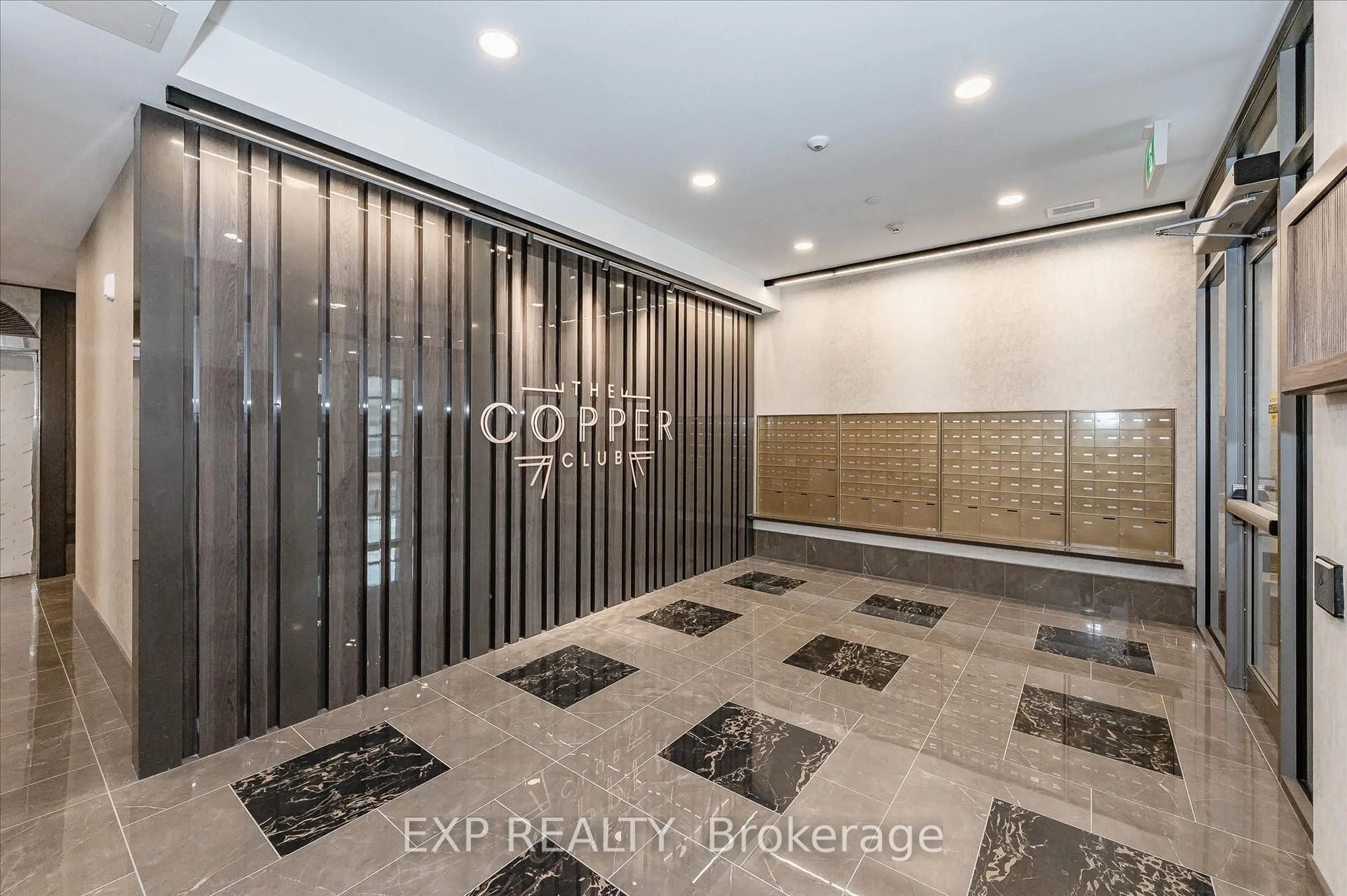 Indoor foyer for 73 Arthur St #108, Guelph Ontario N1E 0S6