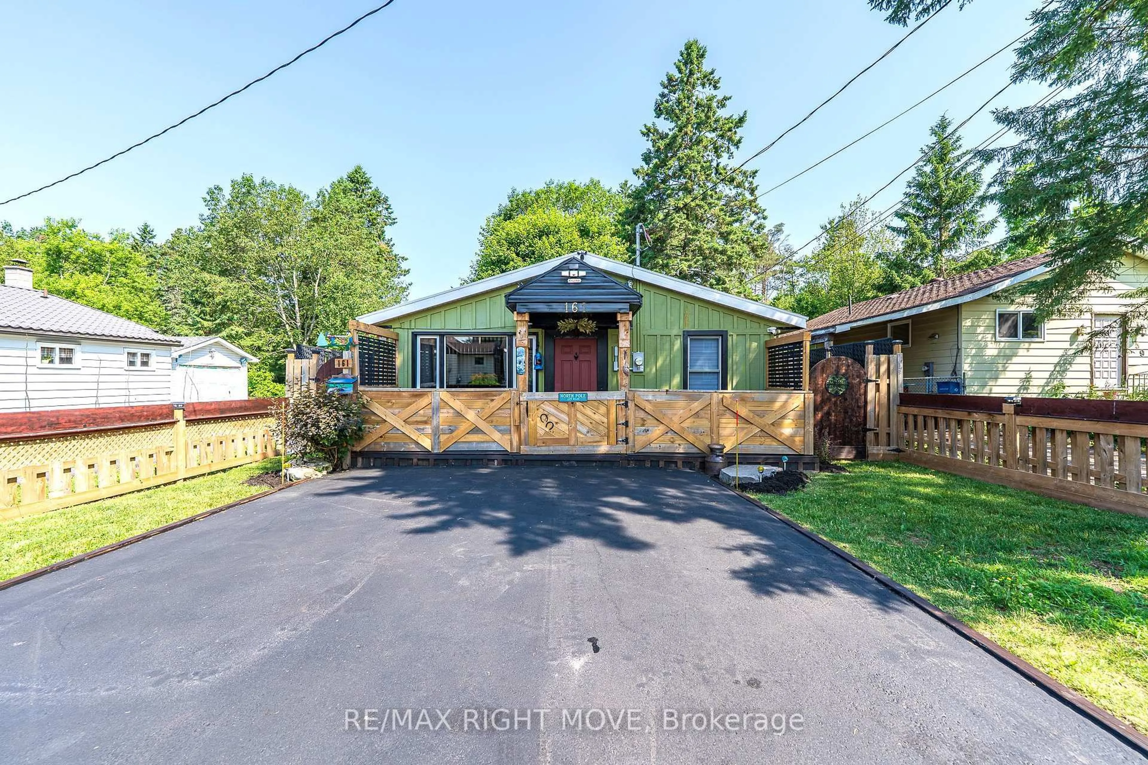 Unknown for 161 Quebec St, Bracebridge Ontario P1L 1E3