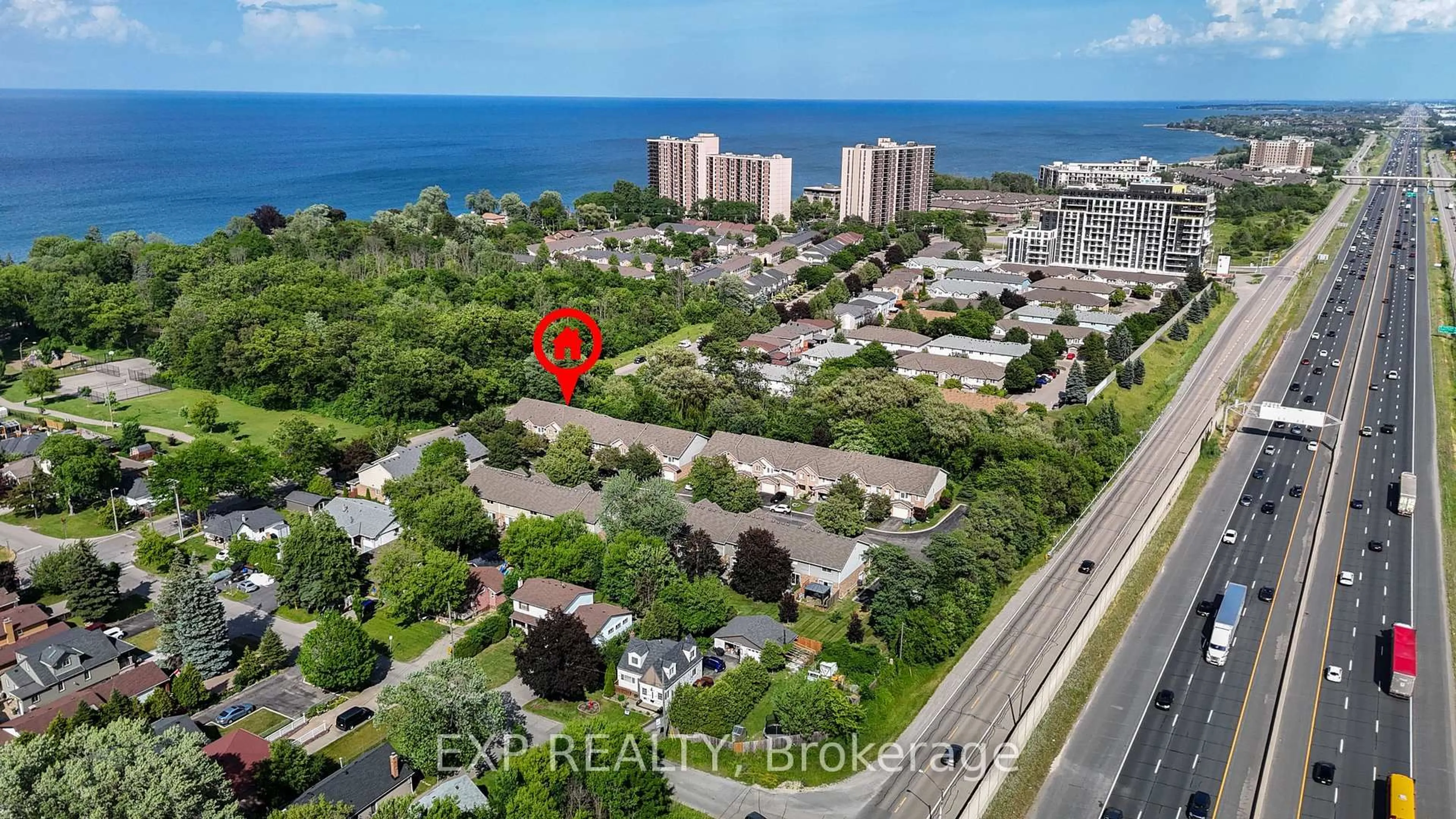A pic from outside/outdoor area/front of a property/back of a property/a pic from drone, water/lake/river/ocean view for 44 Frances Ave #28, Hamilton Ontario L8E 5V6