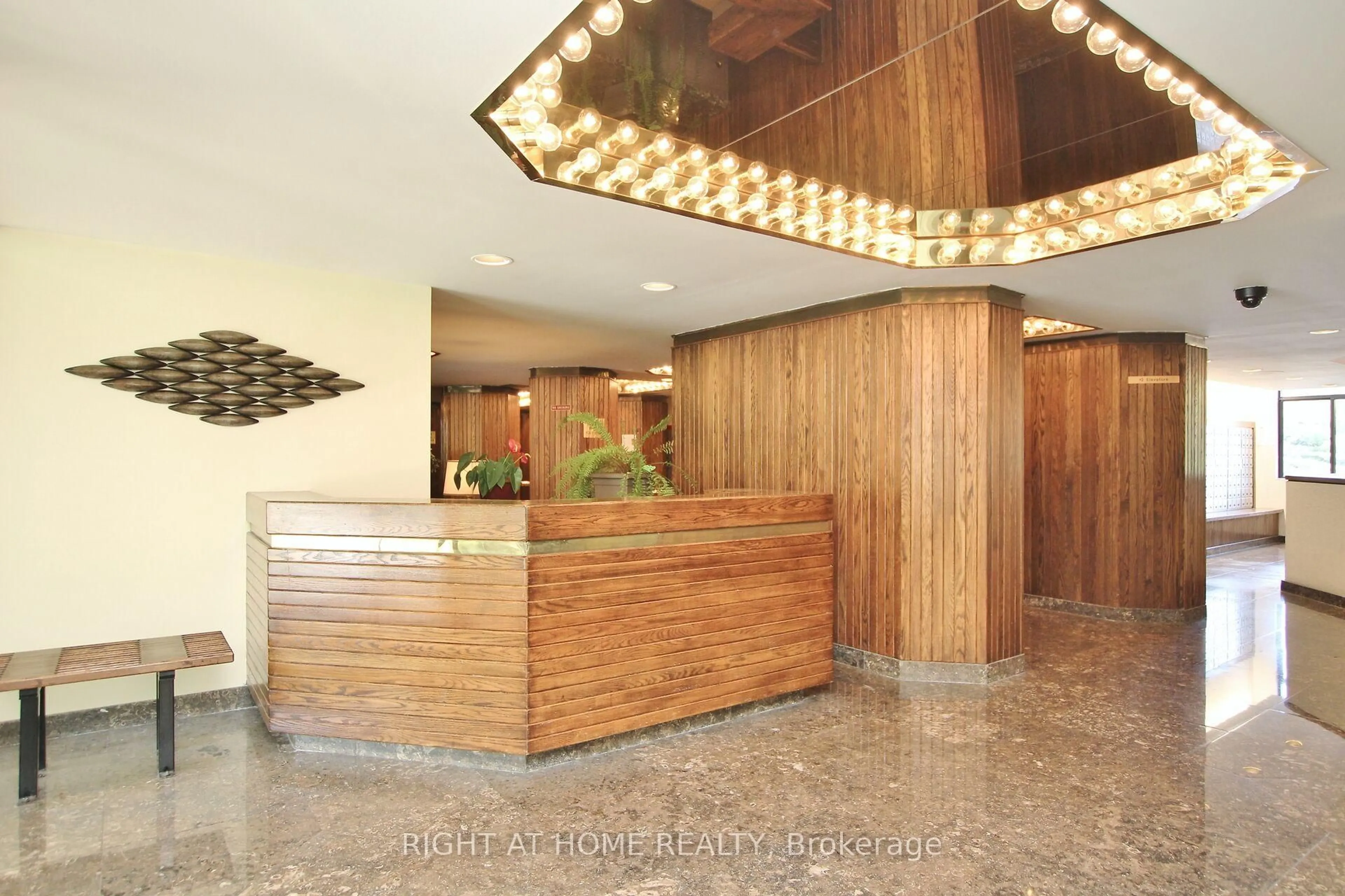 Lobby for 2871 Richmond Rd #1213, Ottawa Ontario K2B 8M5