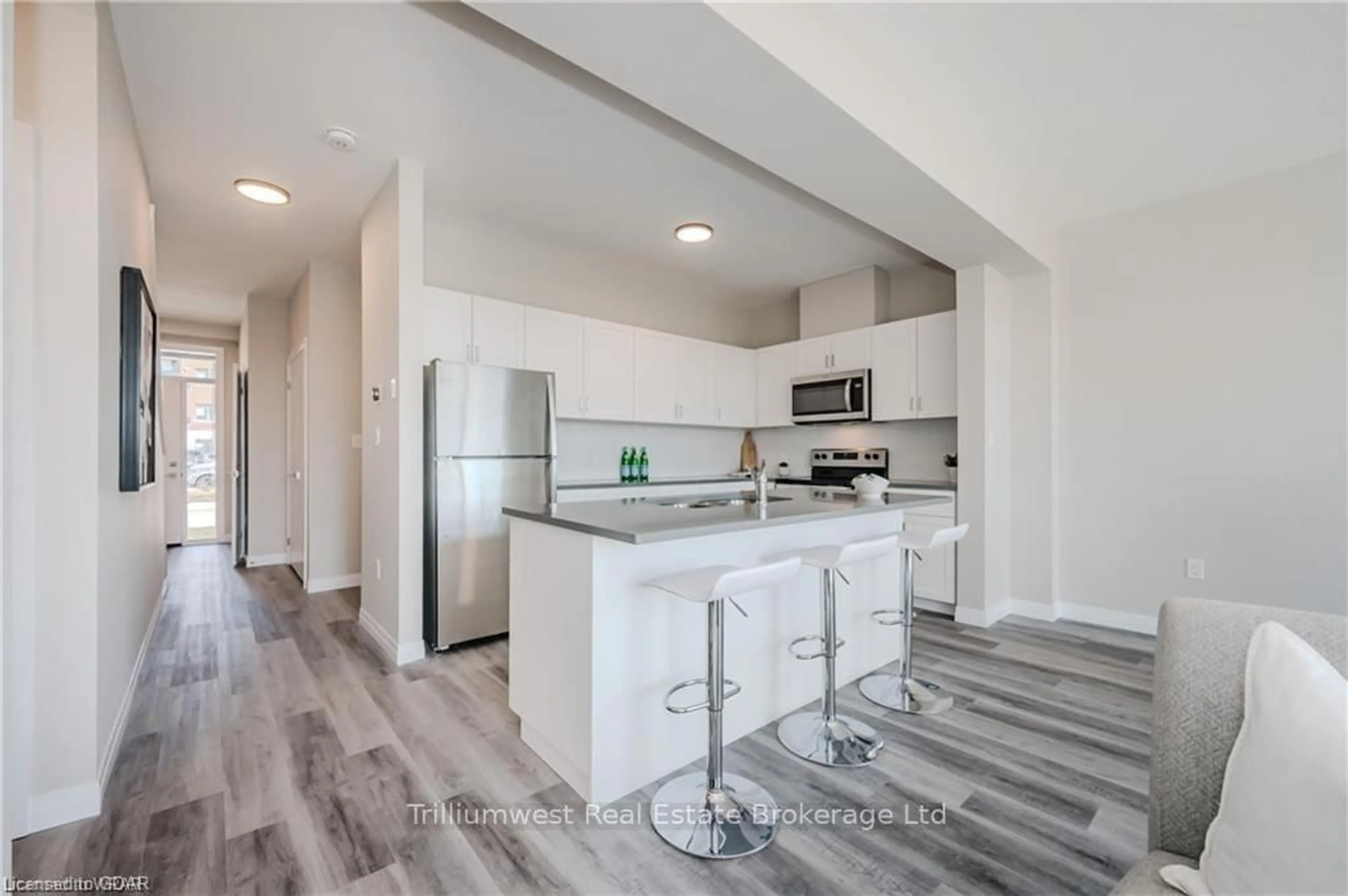 Open concept kitchen, unknown for 66 Ayr Meadow Cres, North Dumfries Ontario N0B 1E0