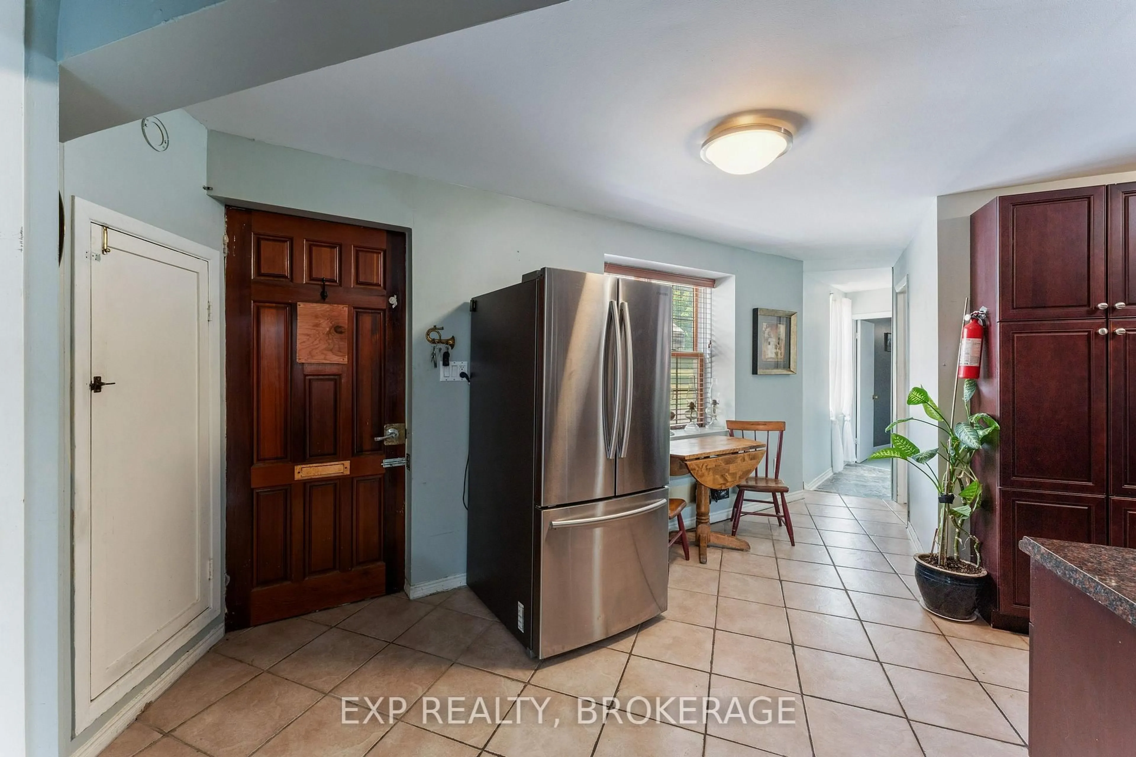 Indoor entryway for 90 Main St, Battersea Ontario K0H 1H0
